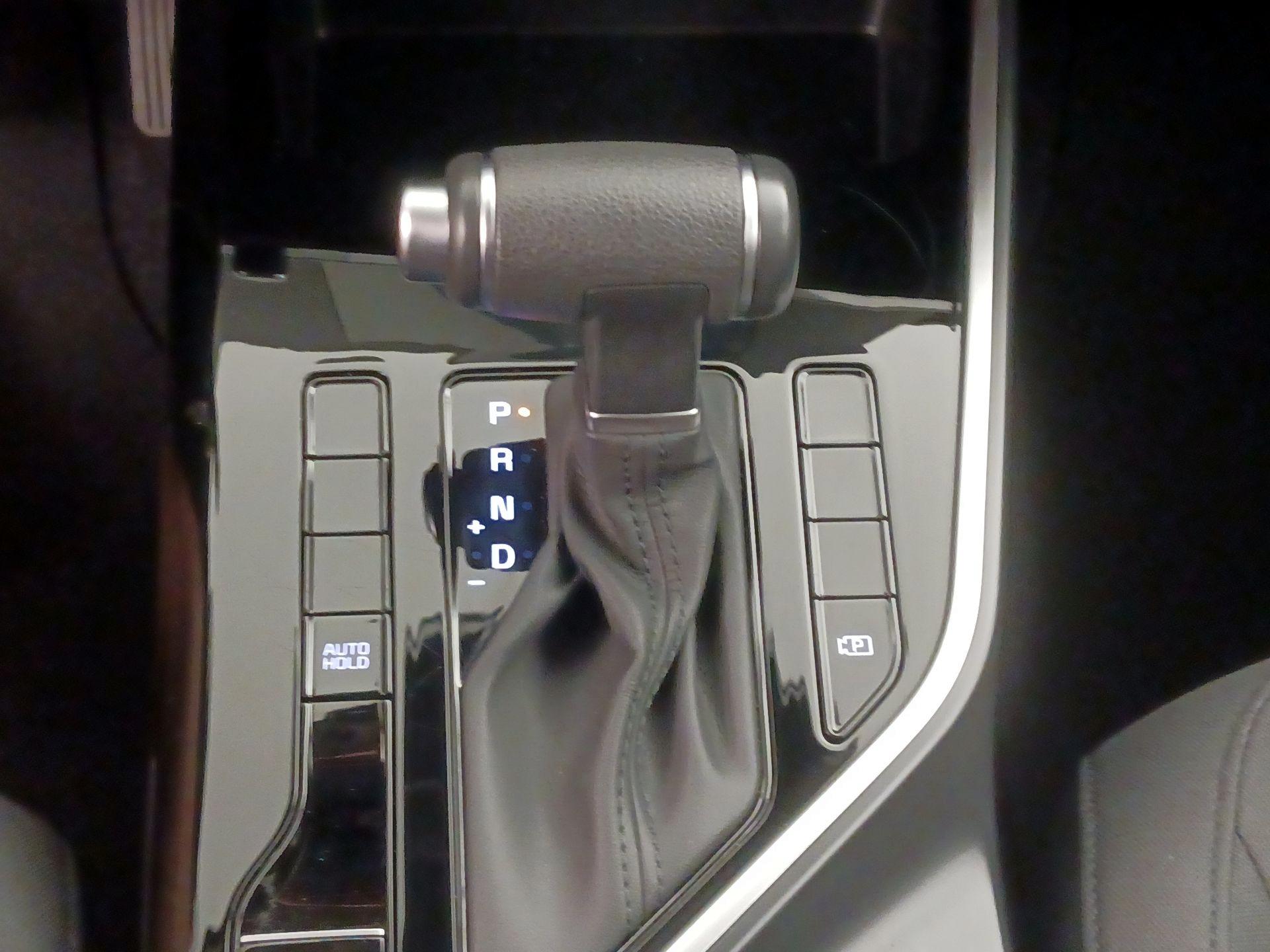 Thumbnail: 2026 Kia Niro - 17