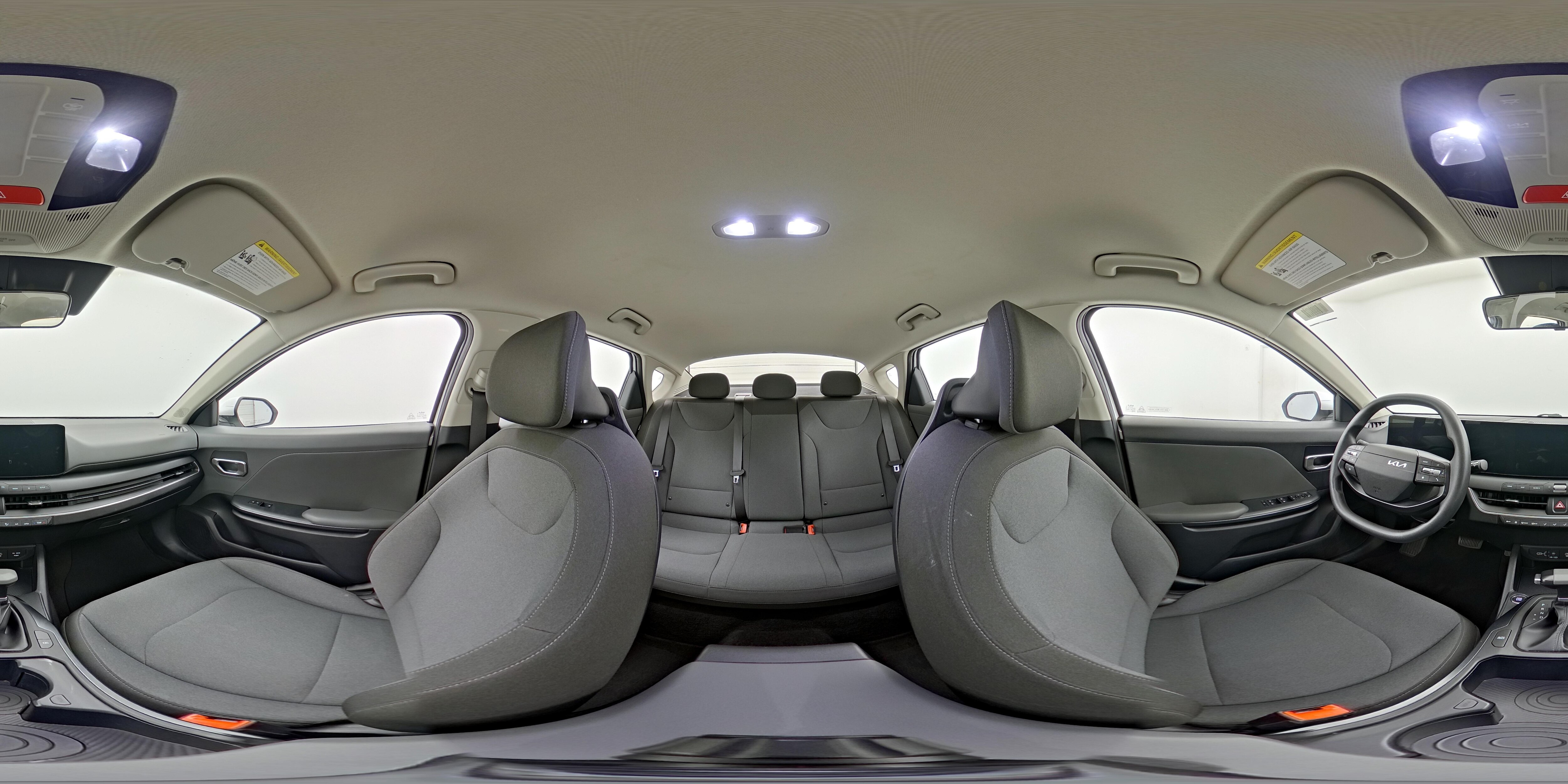 2025 Kia K4 LXS - Photo 24