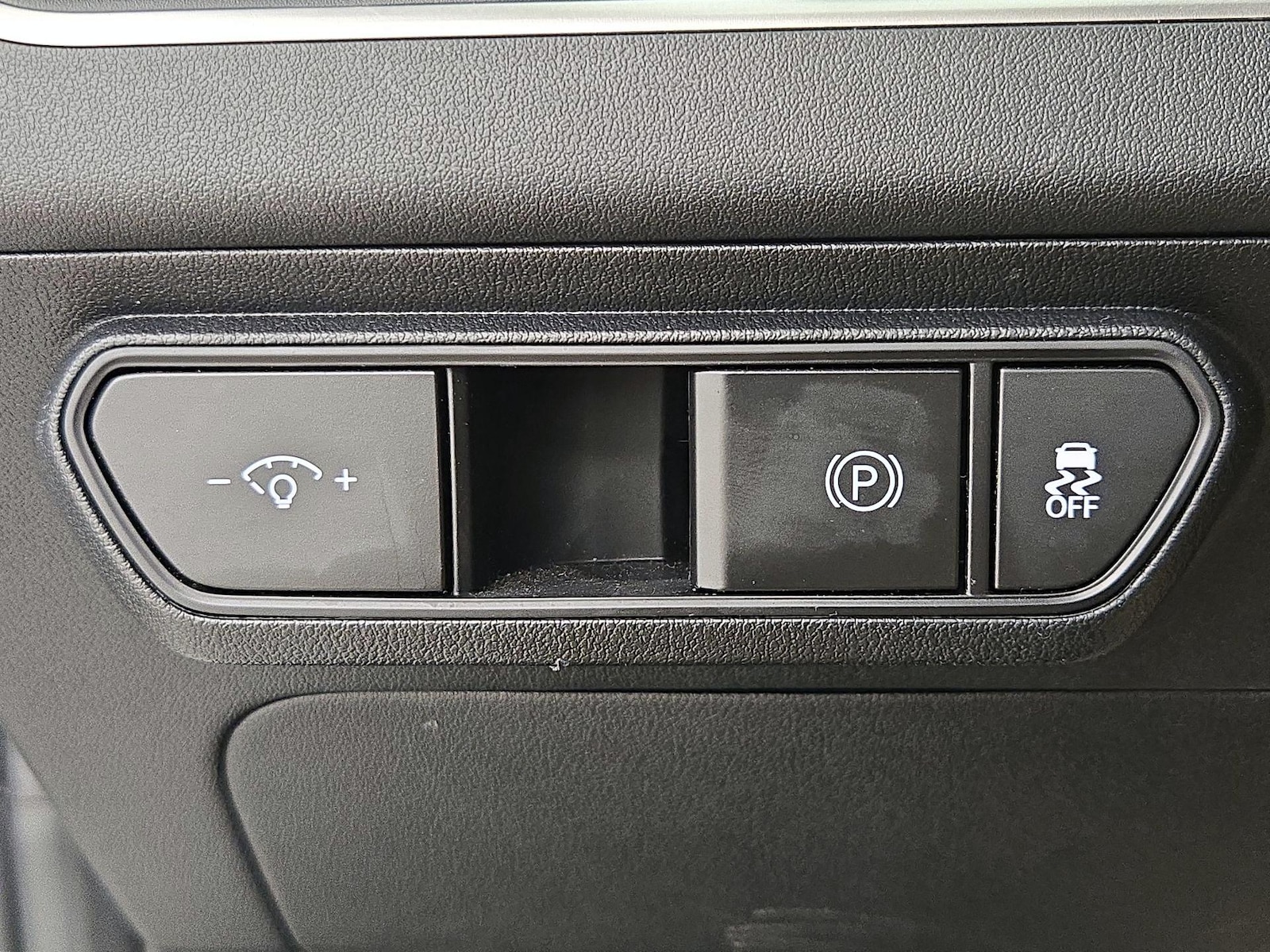 2025 Kia K4 LXS - Photo 14