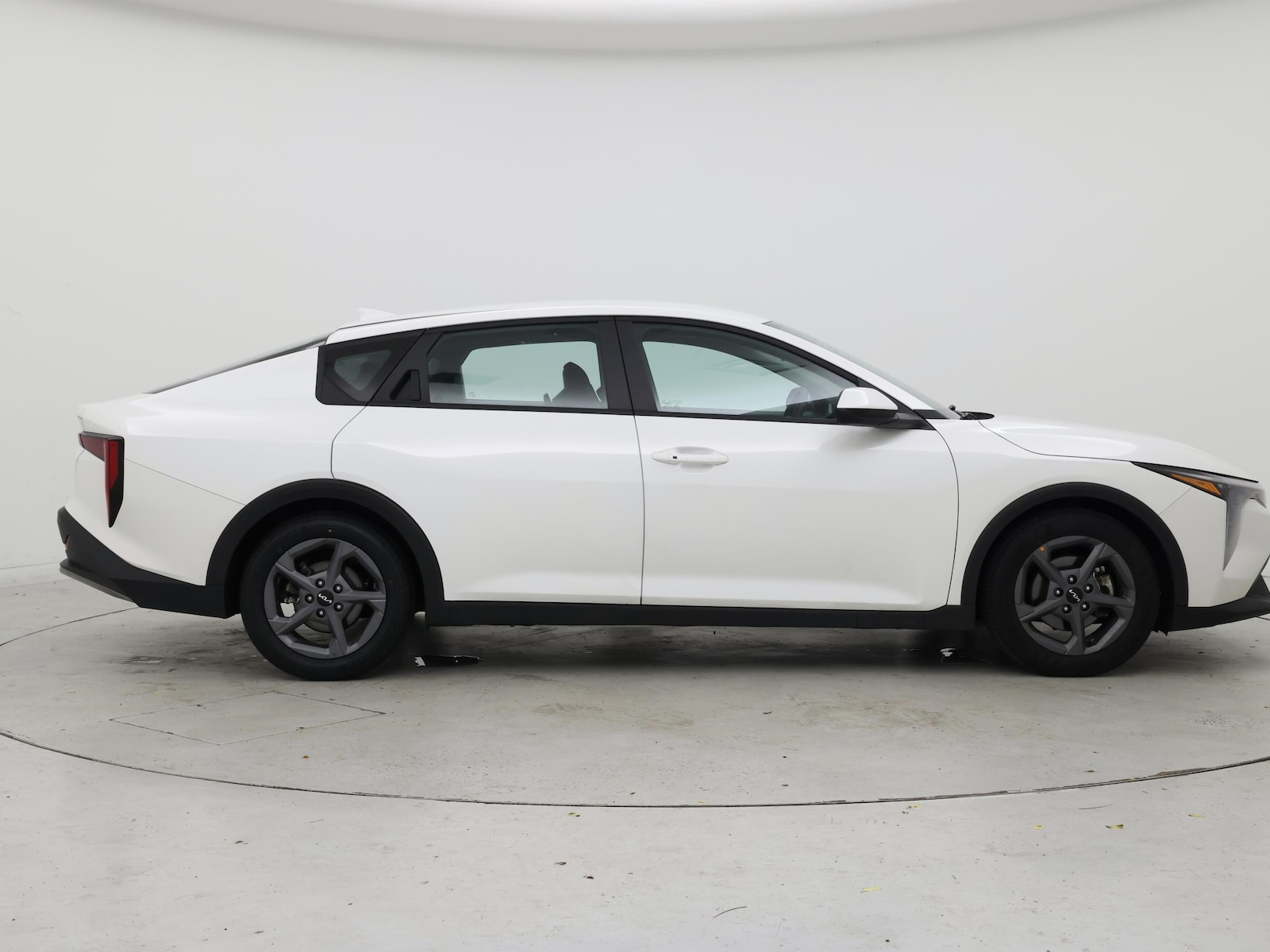 2025 Kia K4 LXS - Photo 8