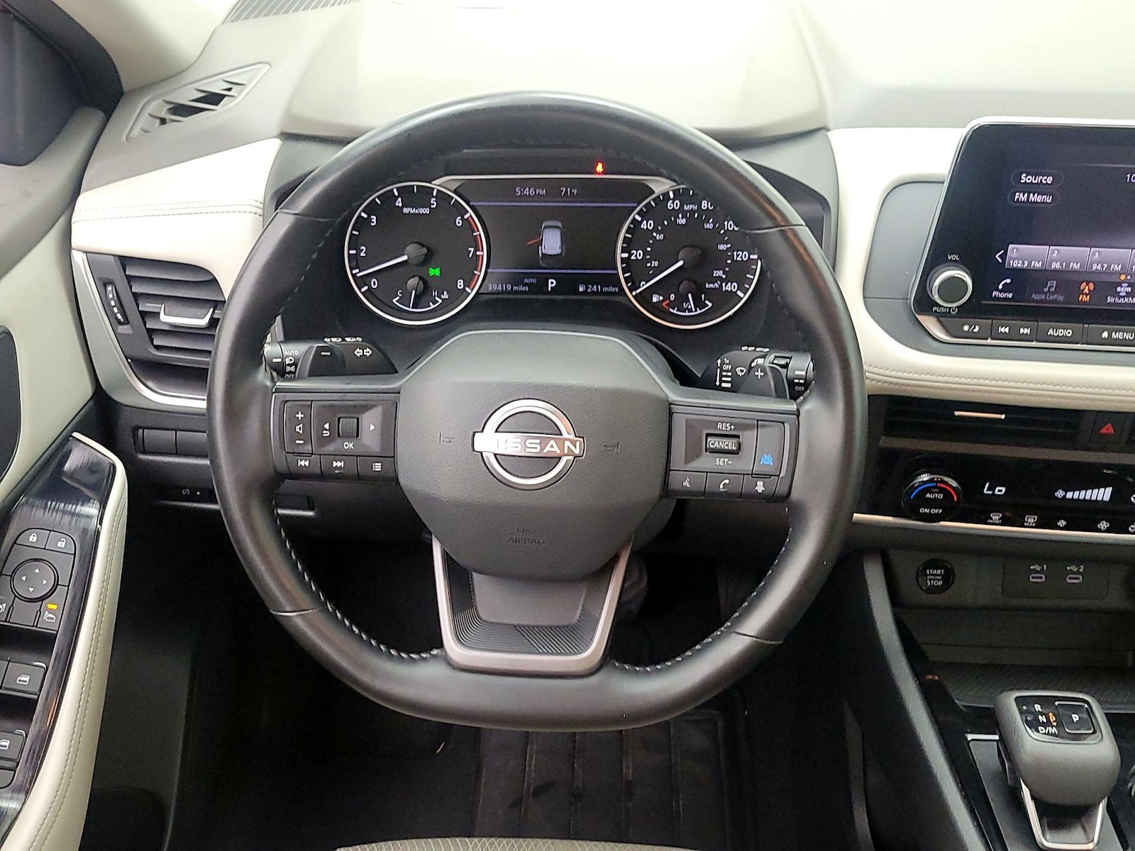 2025 Nissan Rogue SV - Photo 11