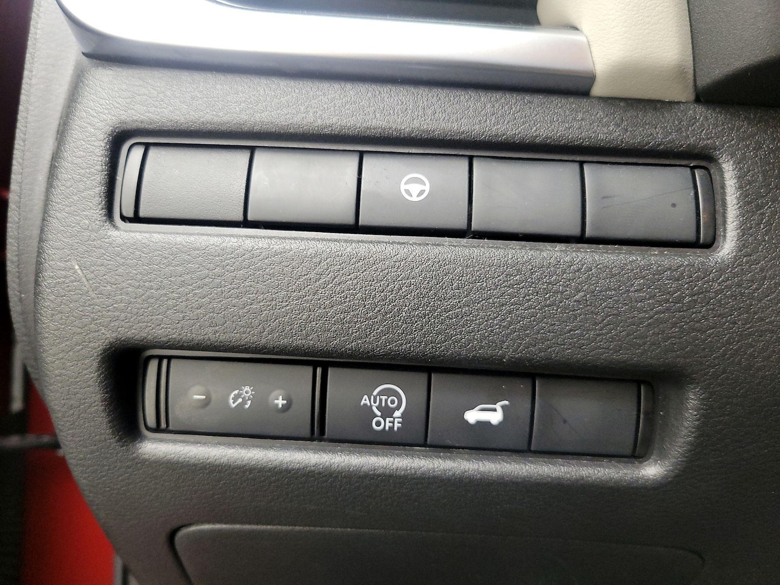 2025 Nissan Rogue SV - Photo 14