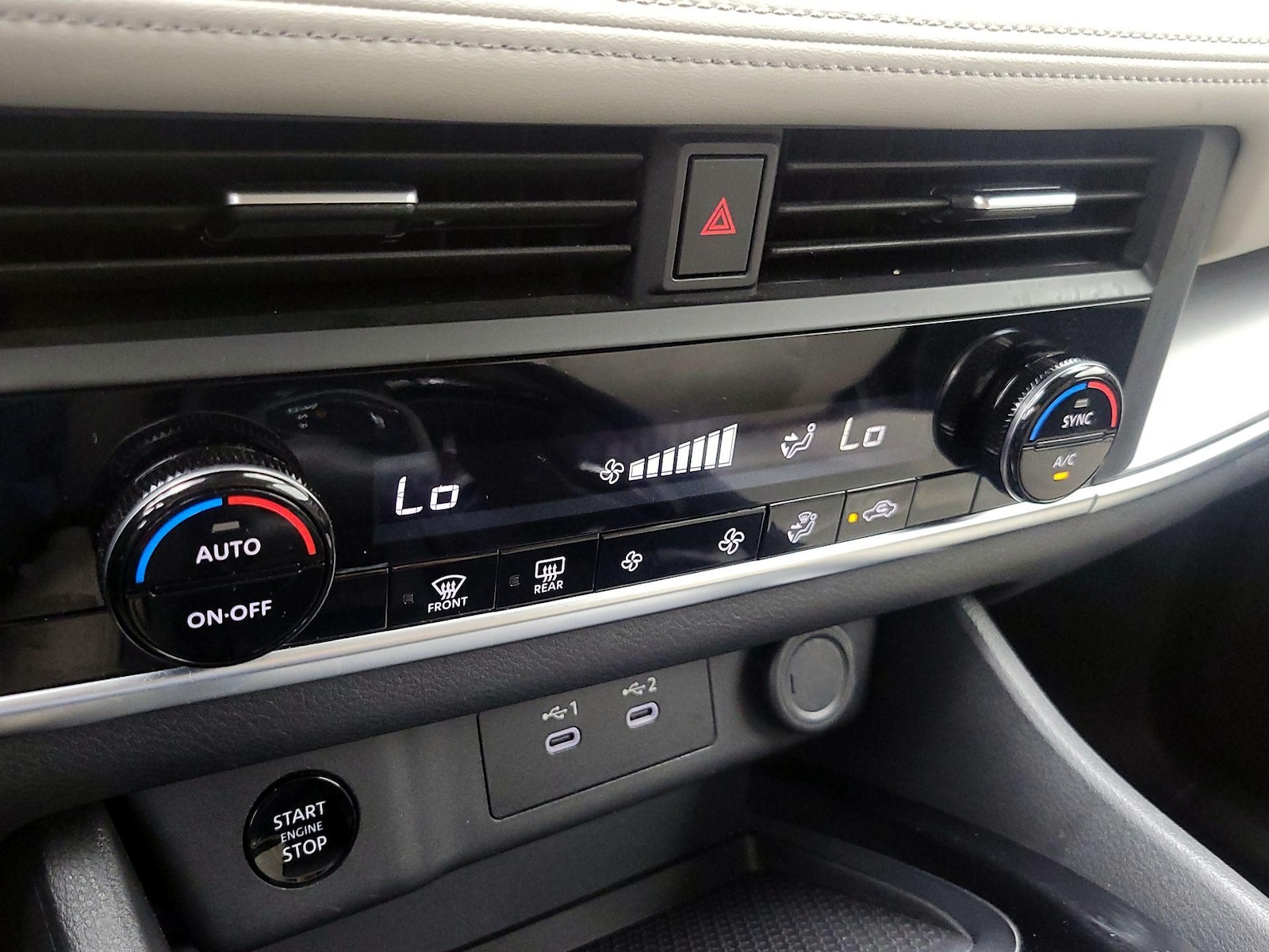 2025 Nissan Rogue SV - Photo 17