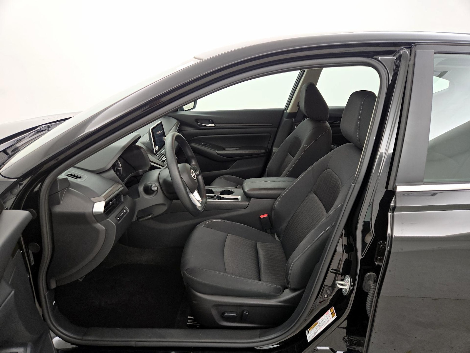 2025 Nissan Altima SV - Photo 12