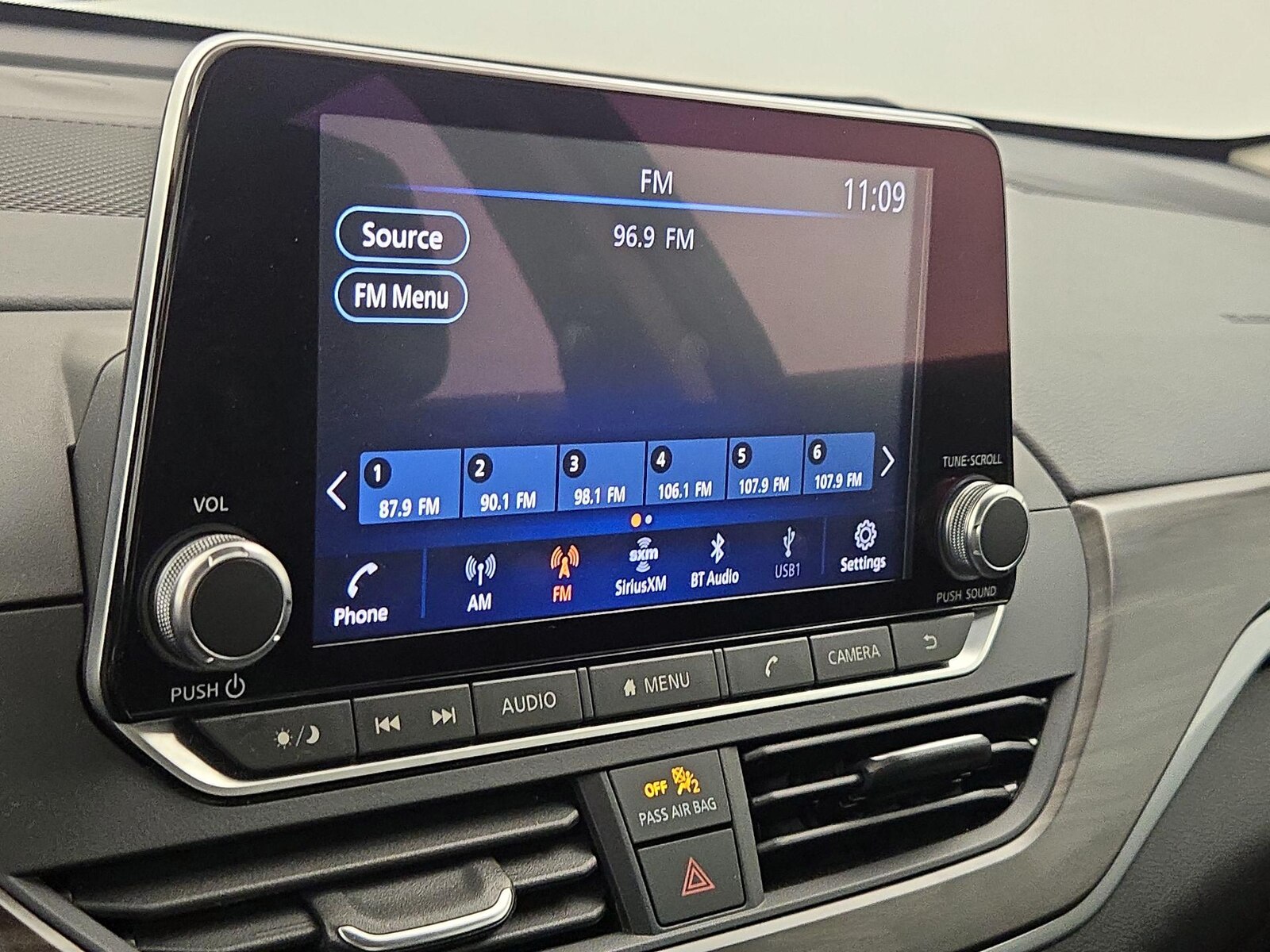 2025 Nissan Altima SV - Photo 16