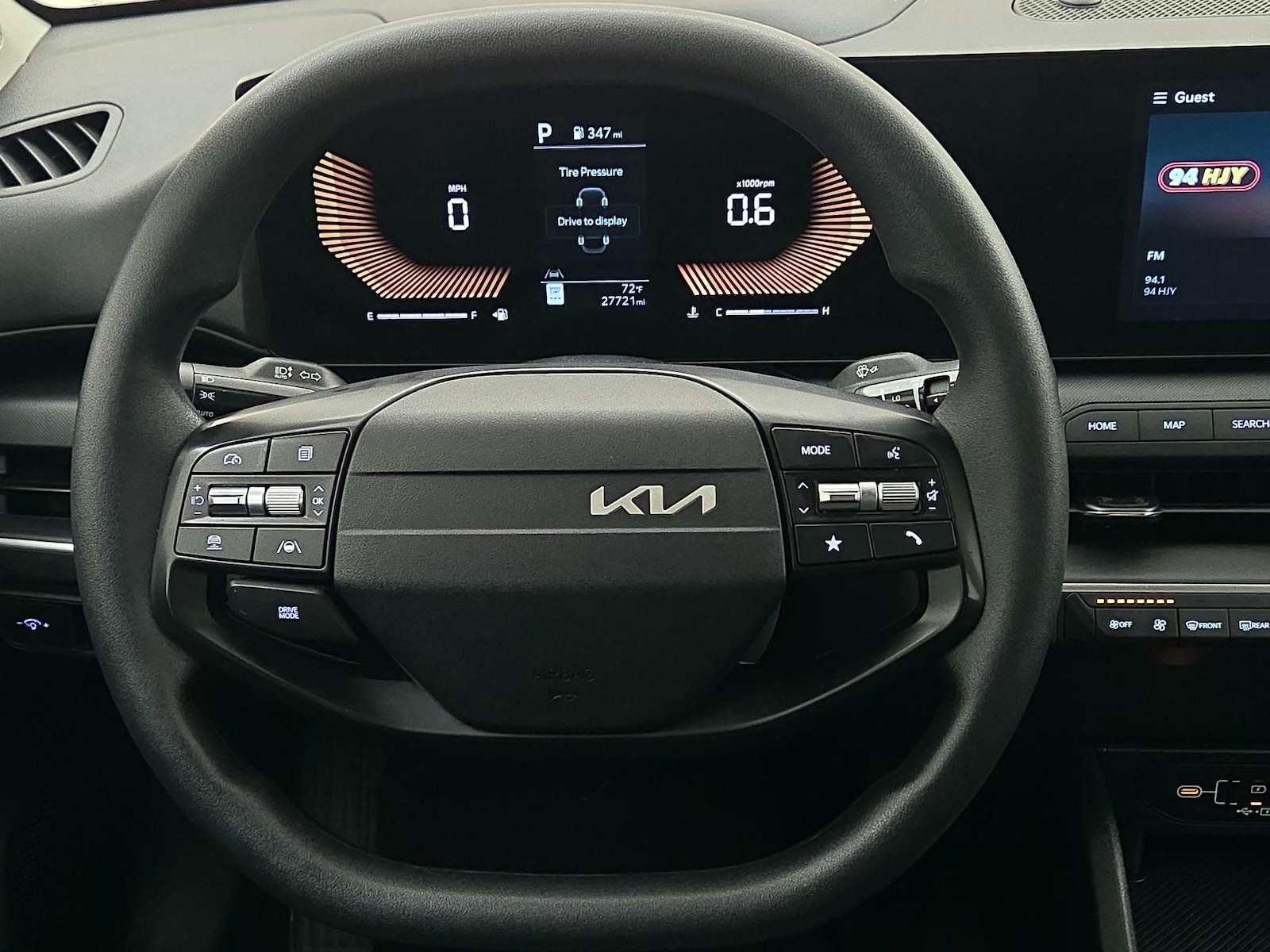 2025 Kia K4 LXS - Photo 11