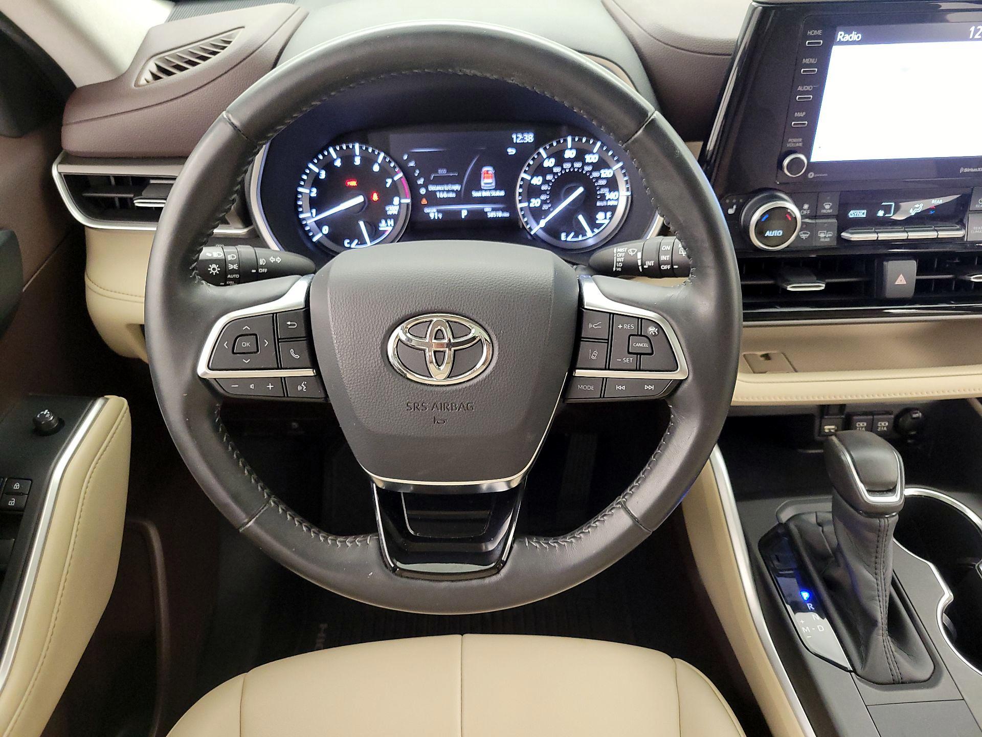 Thumbnail: 2020 Toyota Highlander - 10