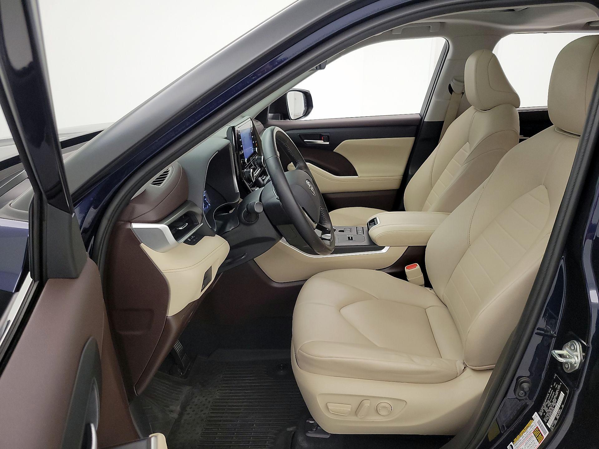 Thumbnail: 2020 Toyota Highlander - 11