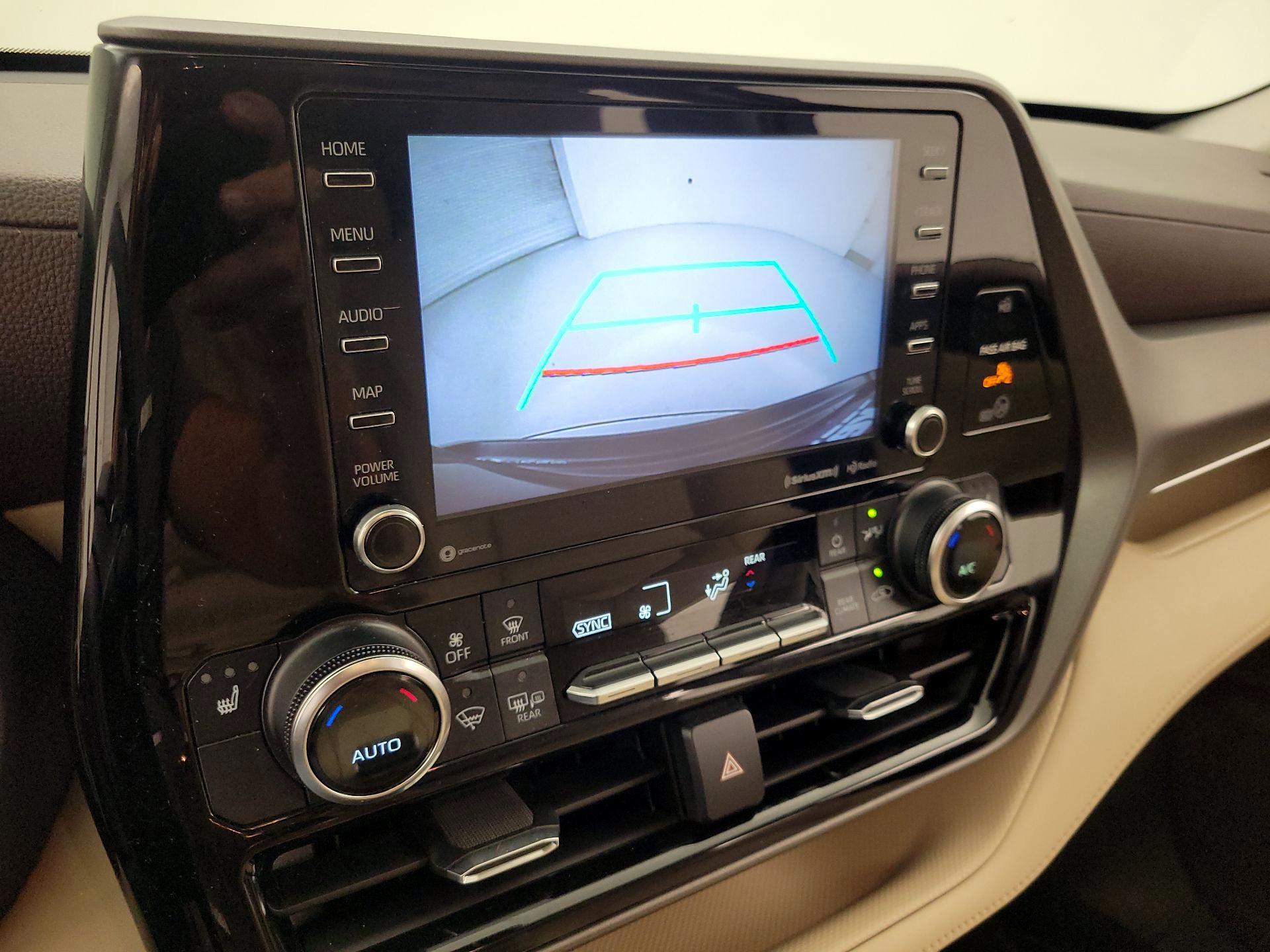 Thumbnail: 2020 Toyota Highlander - 14