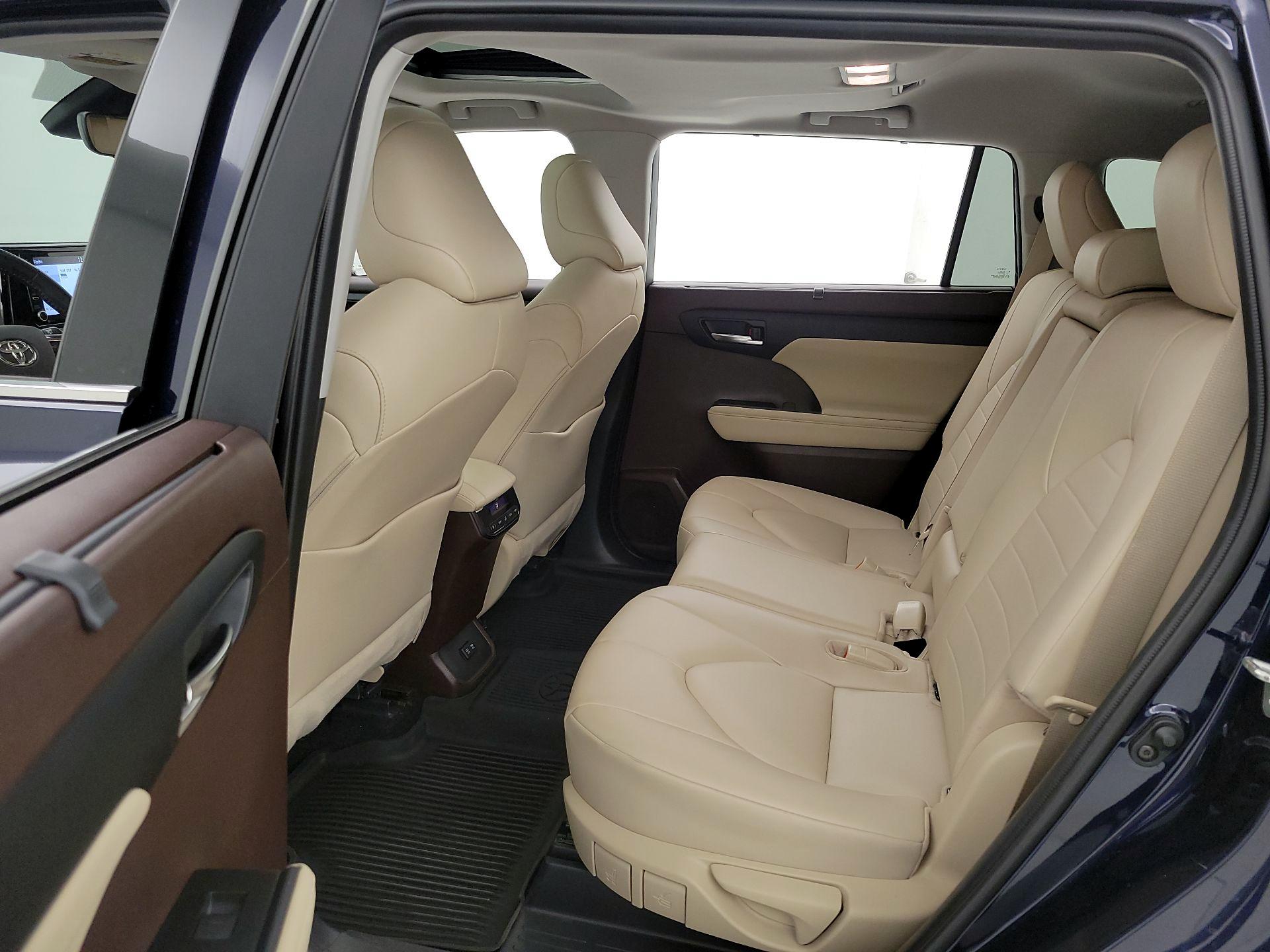 Thumbnail: 2020 Toyota Highlander - 20