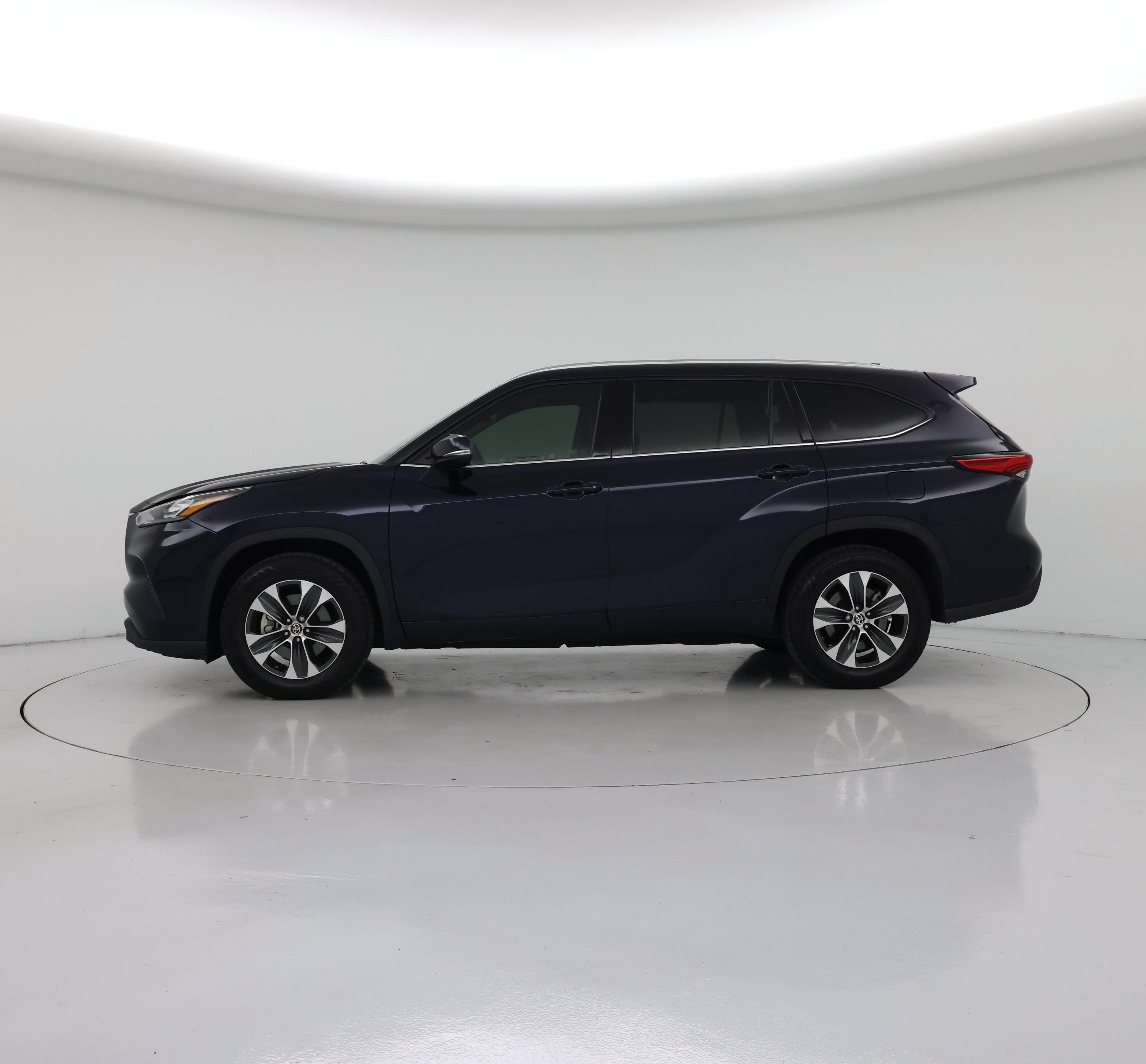 Thumbnail: 2020 Toyota Highlander - 3