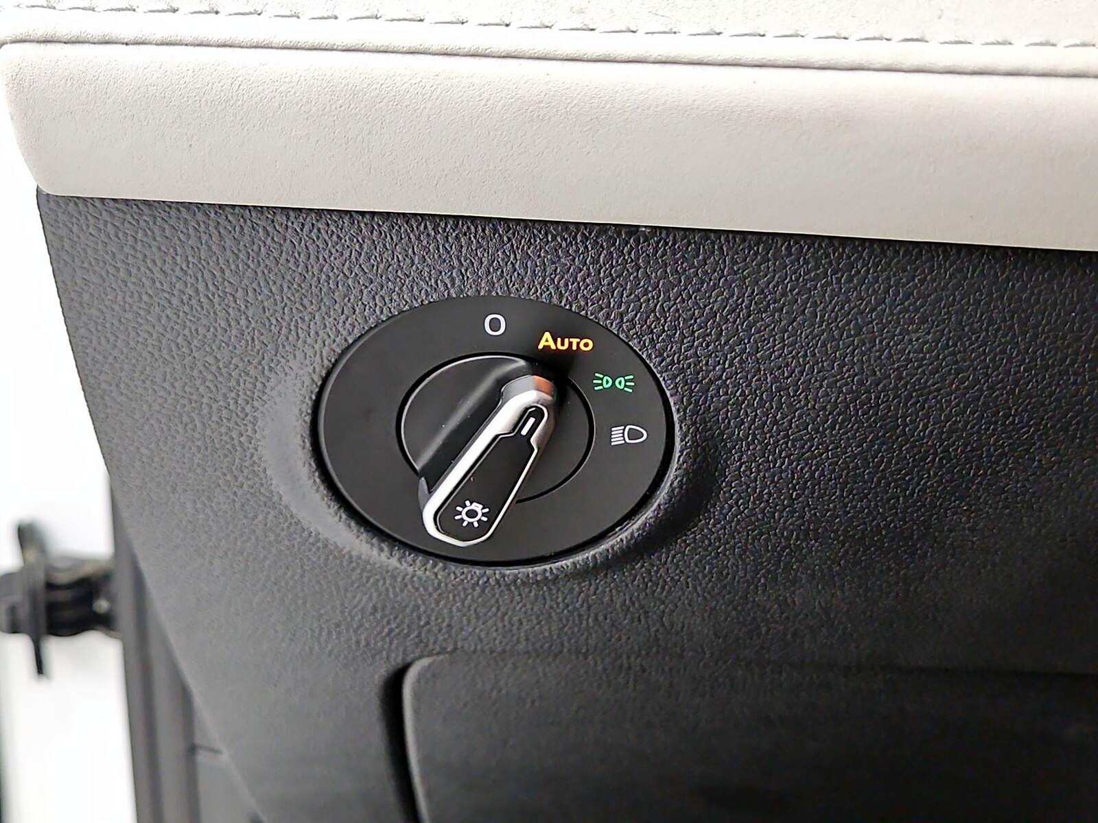 2026 Volkswagen Taos SE, photo 14