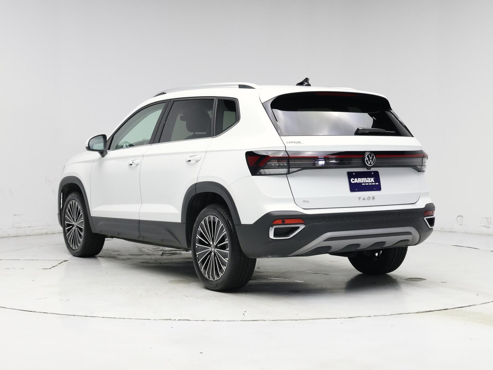2026 Volkswagen Taos SE, photo 3