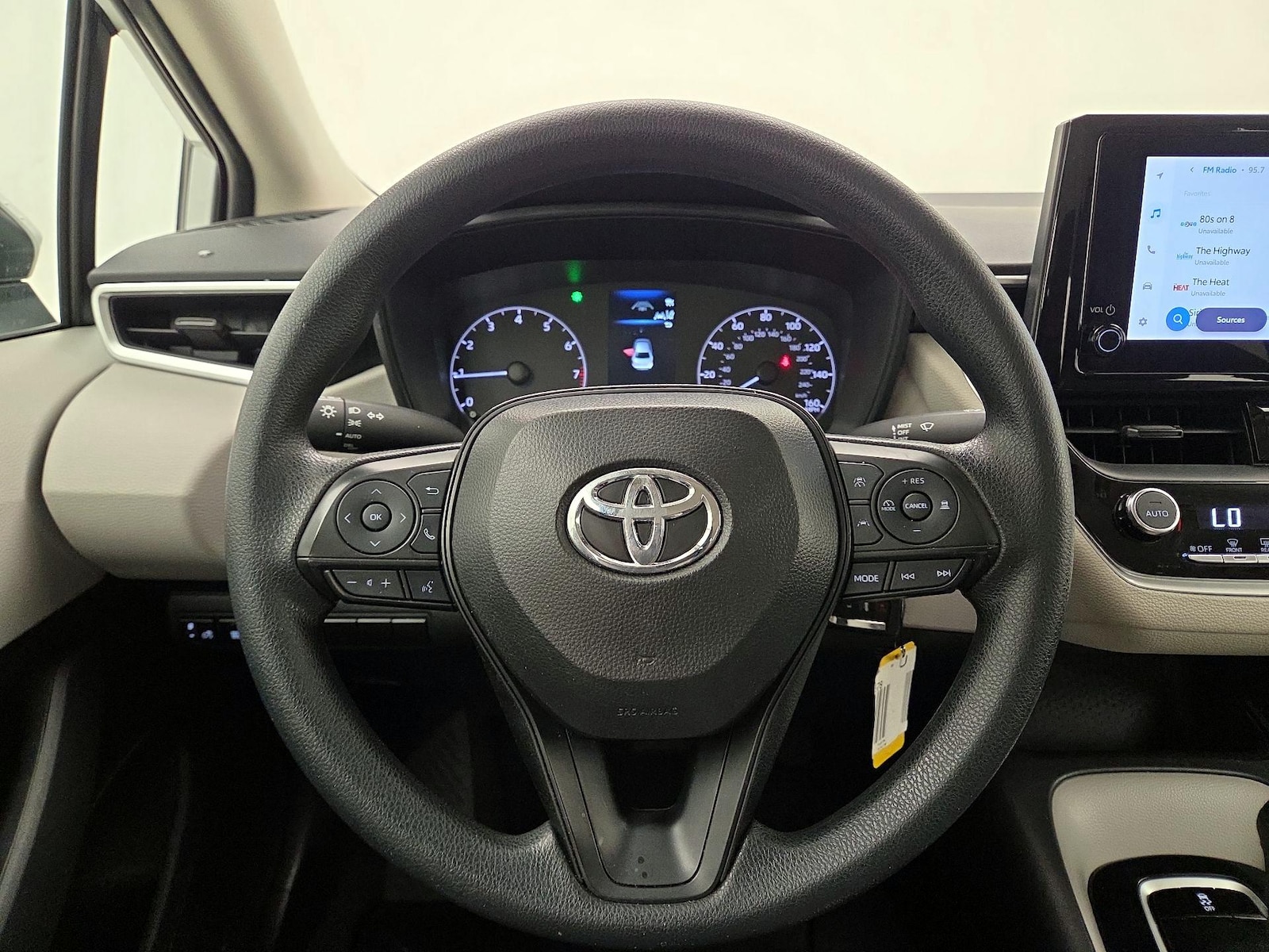 2024 Toyota Corolla LE - Photo 11