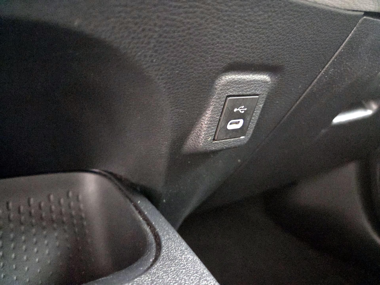 2024 Toyota Corolla LE - Photo 18