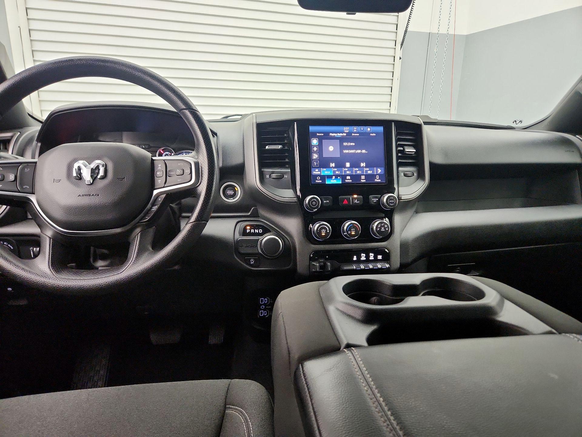 Thumbnail: 2025 RAM 1500 - 9