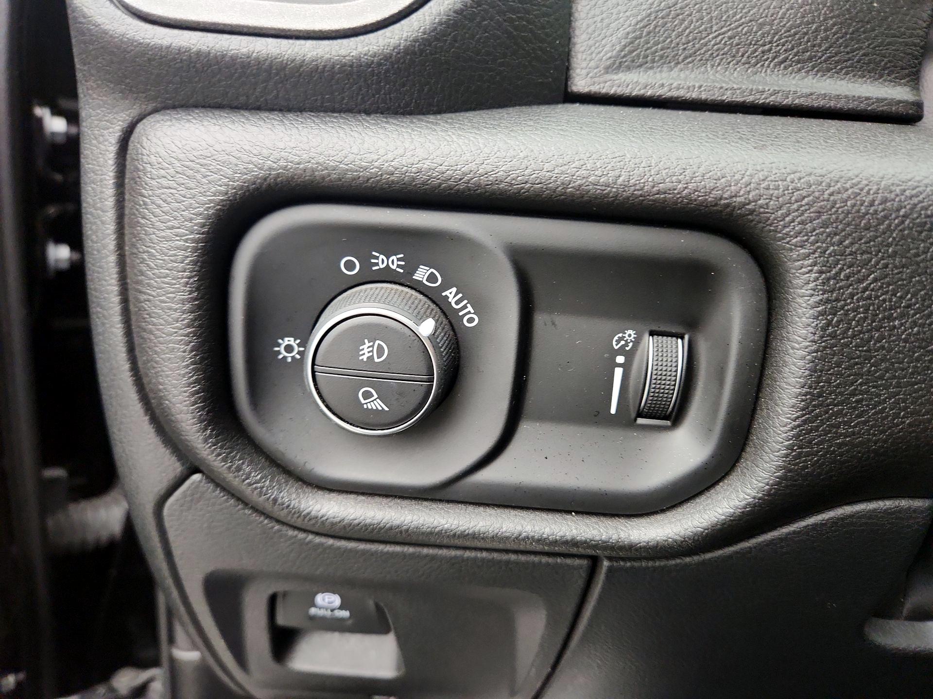 Thumbnail: 2025 RAM 1500 - 13
