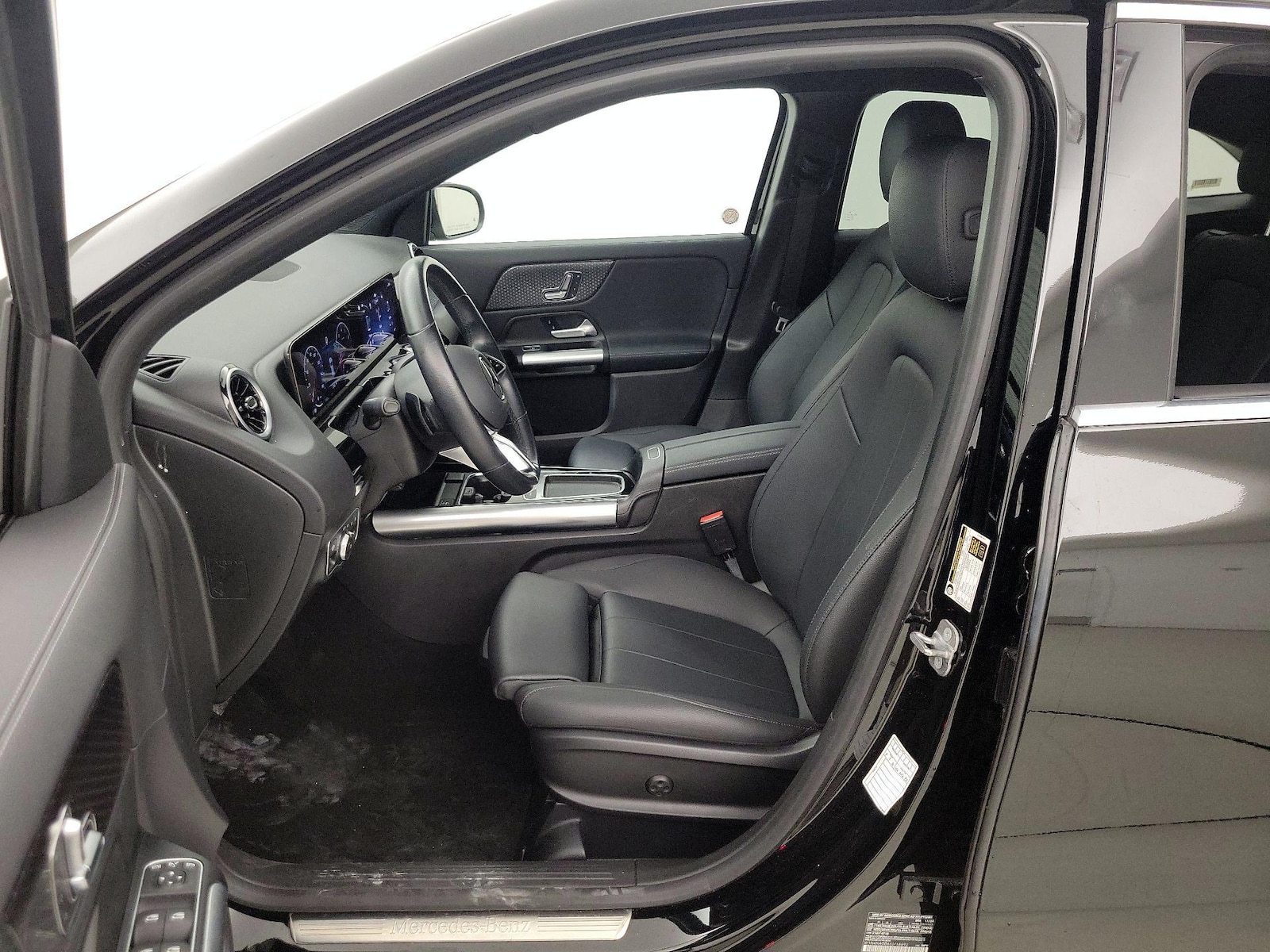 Side Airbags & Leatherette Seats