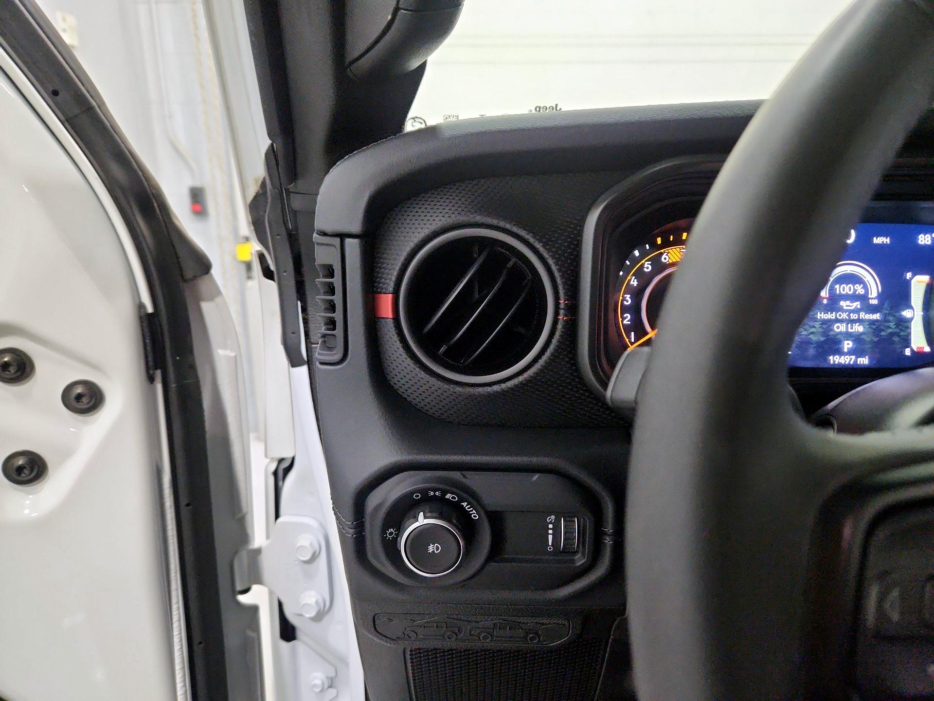 Thumbnail: 2025 Jeep Wrangler - 13