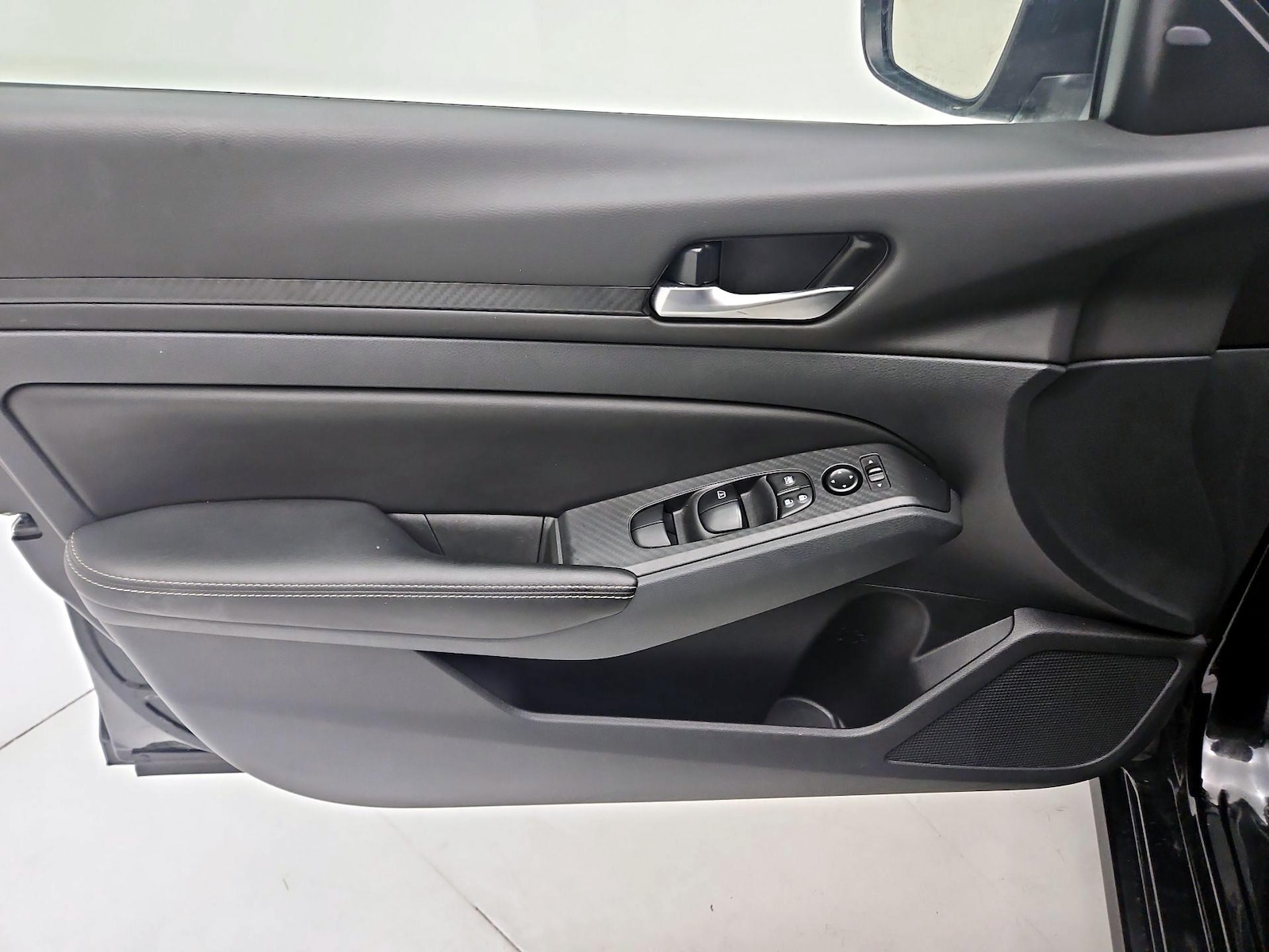 2025 Nissan Altima SV - Photo 13