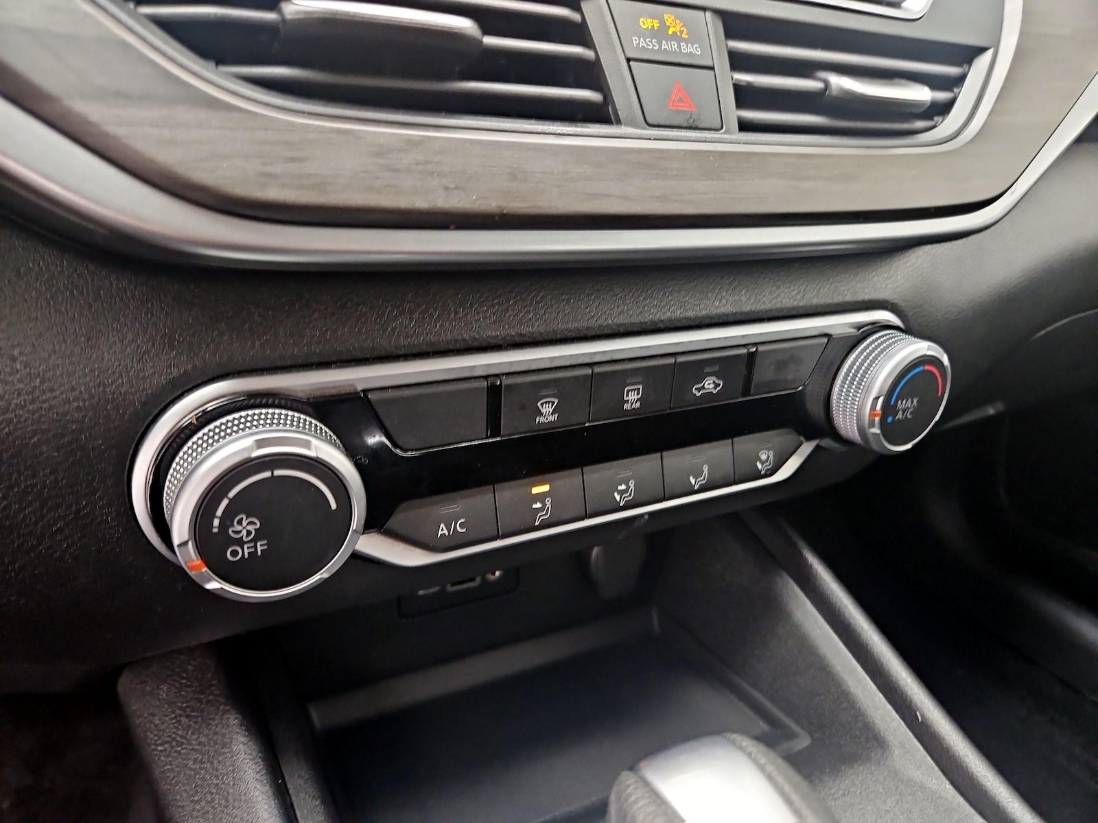 2025 Nissan Altima SV - Photo 17