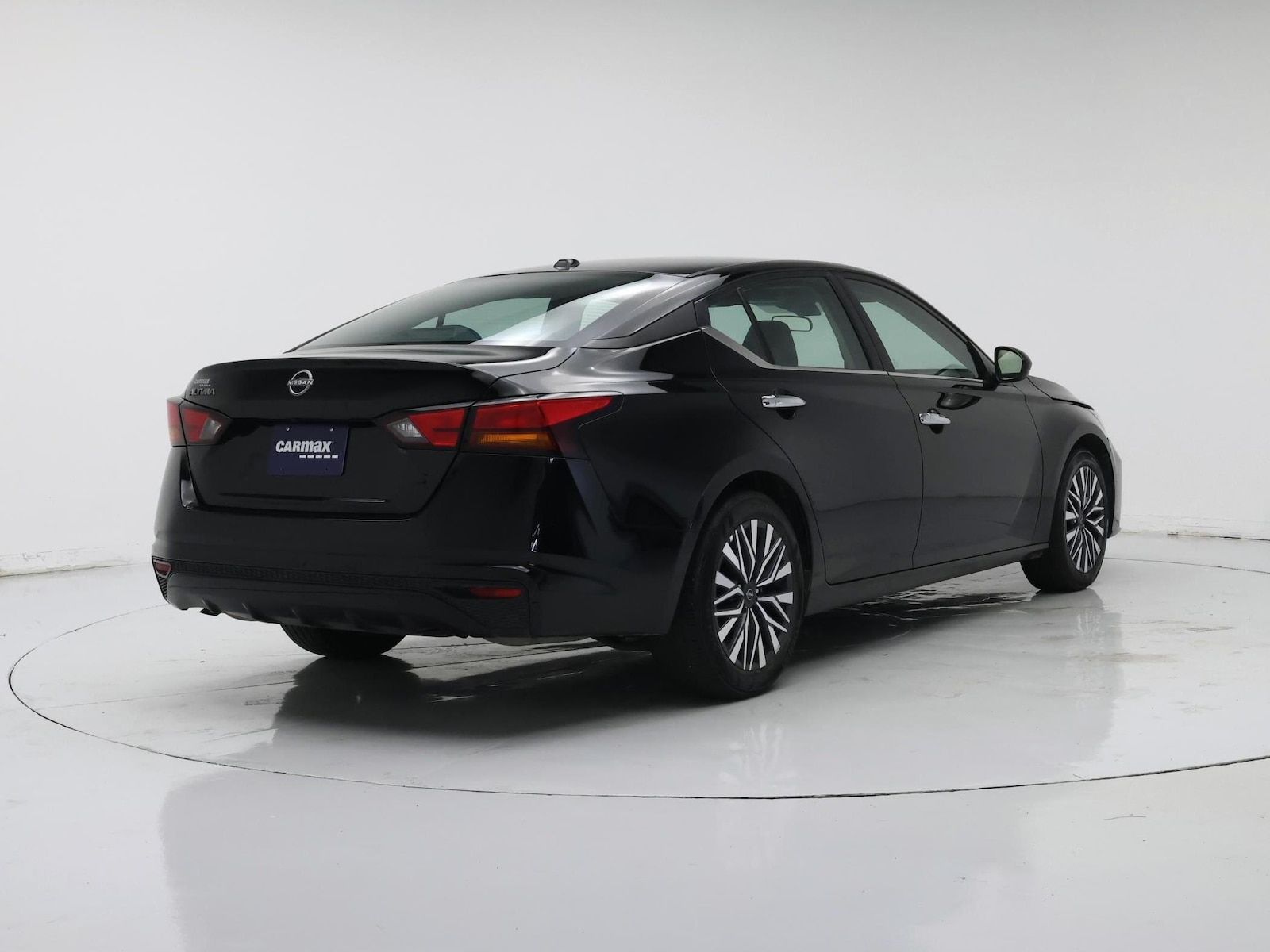 2025 Nissan Altima SV - Photo 9