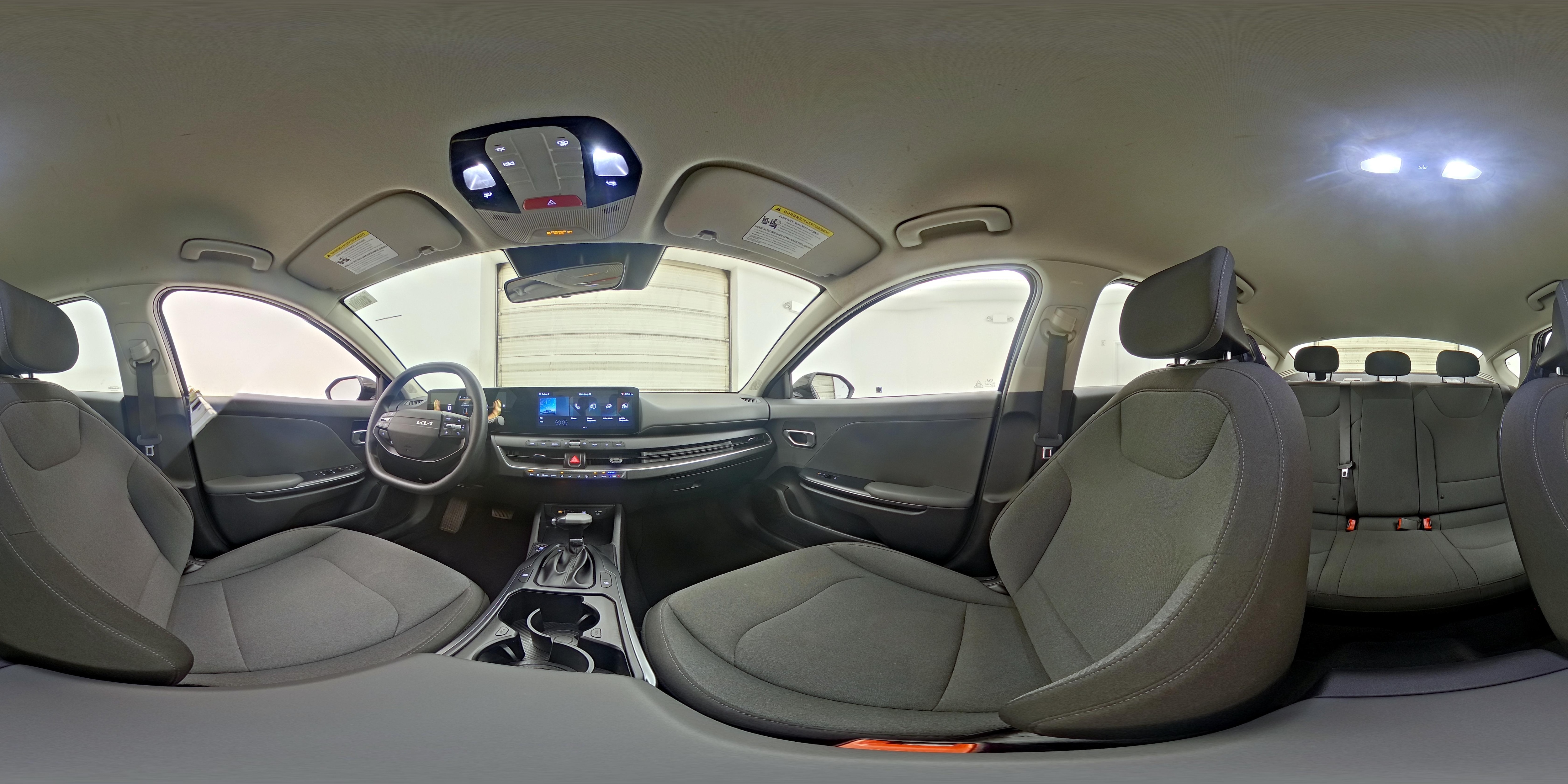 2025 Kia K4 LXS - Photo 24