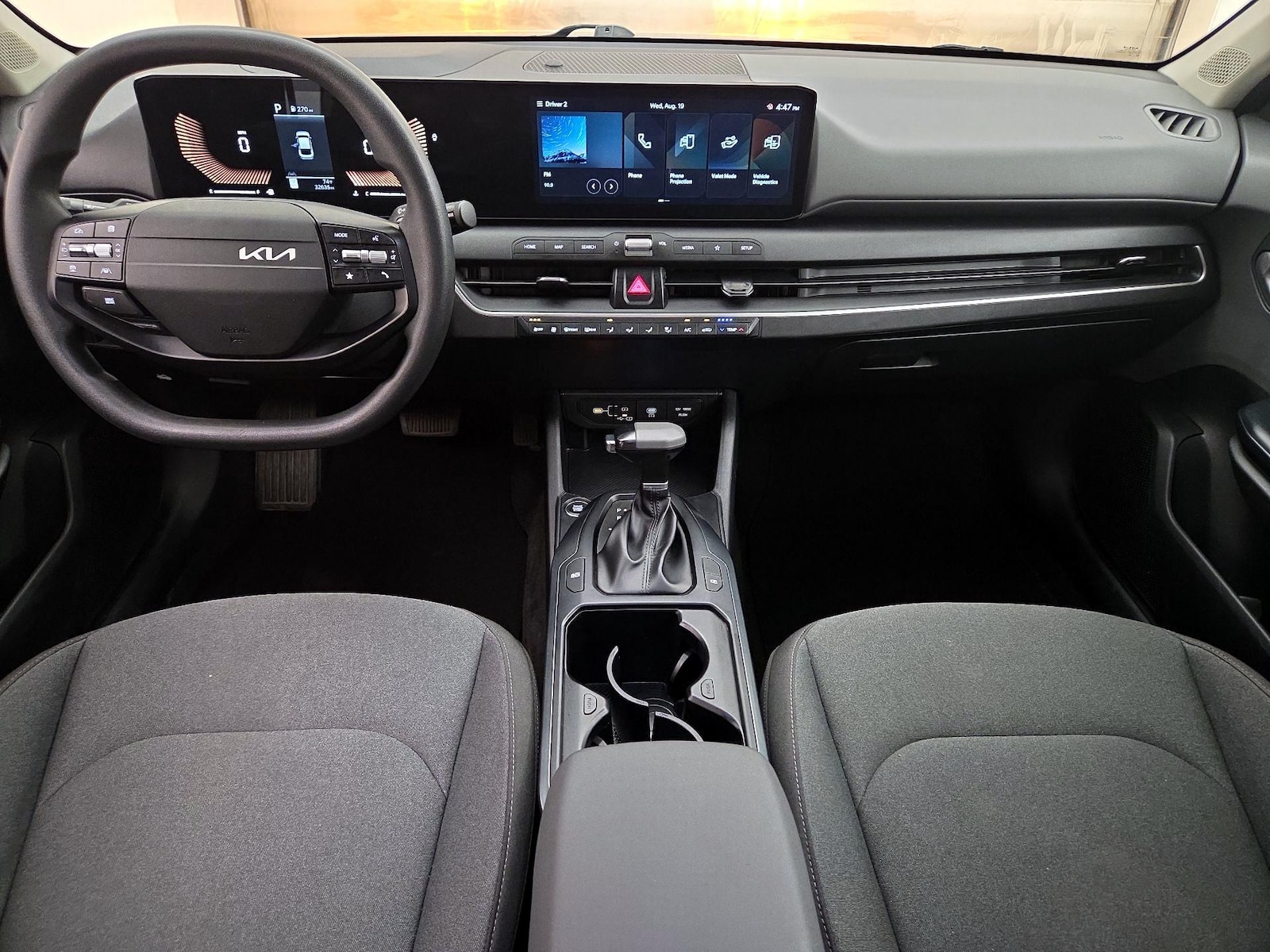 2025 Kia K4 LXS - Photo 10