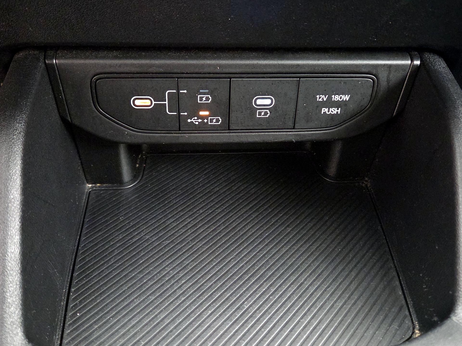 2025 Kia K4 LXS - Photo 19
