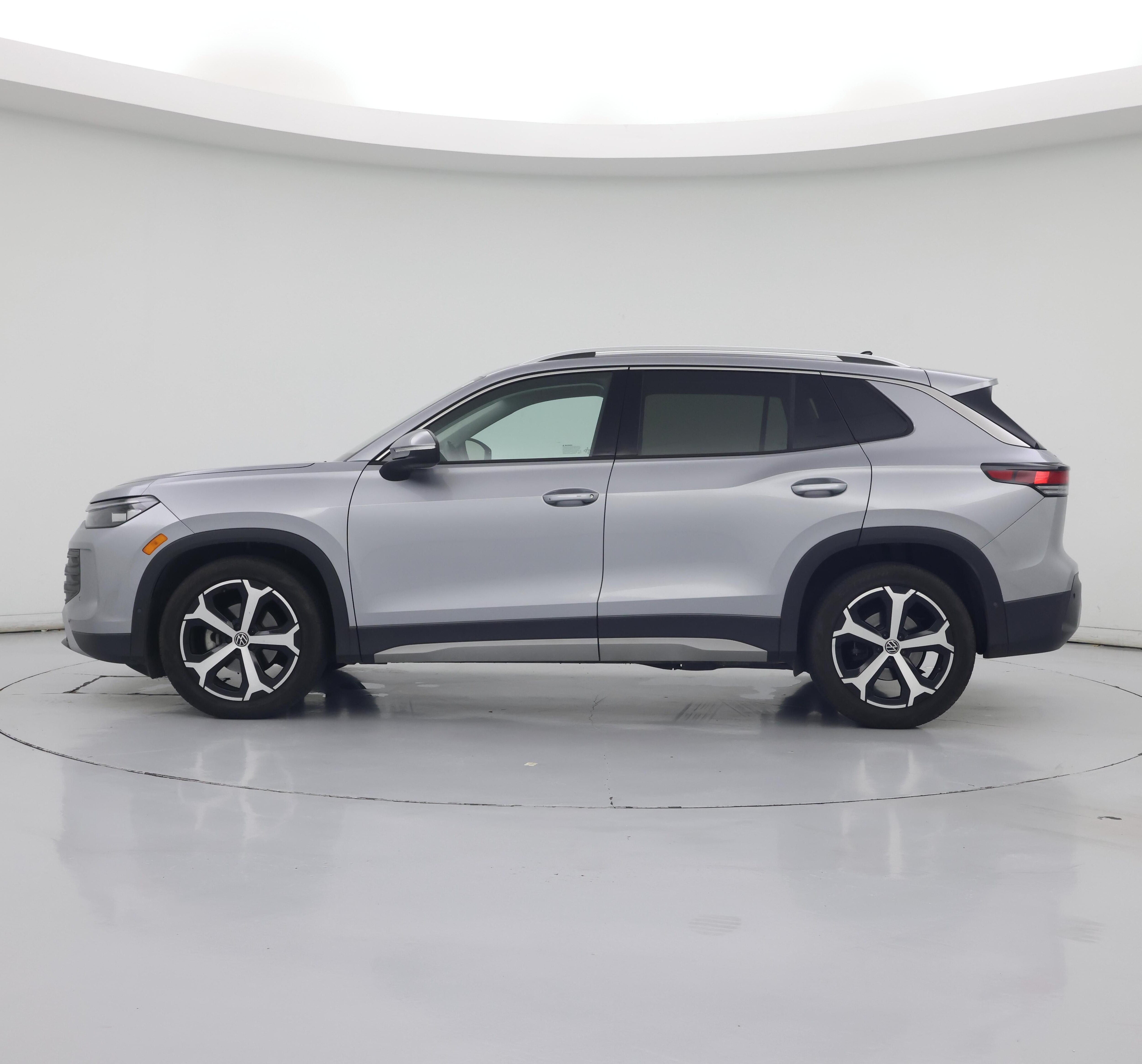 Thumbnail: 2026 Volkswagen Tiguan - 3