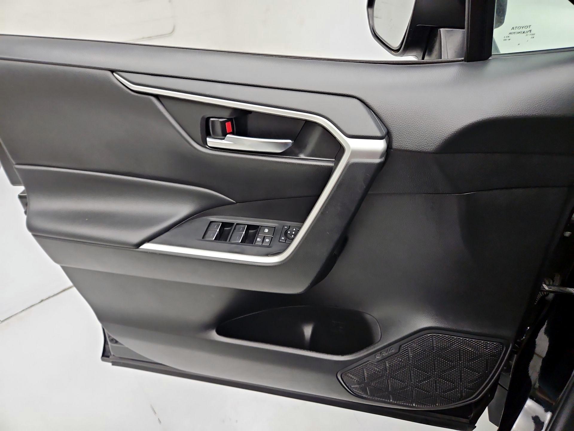 Thumbnail: 2024 Toyota RAV4 - 12