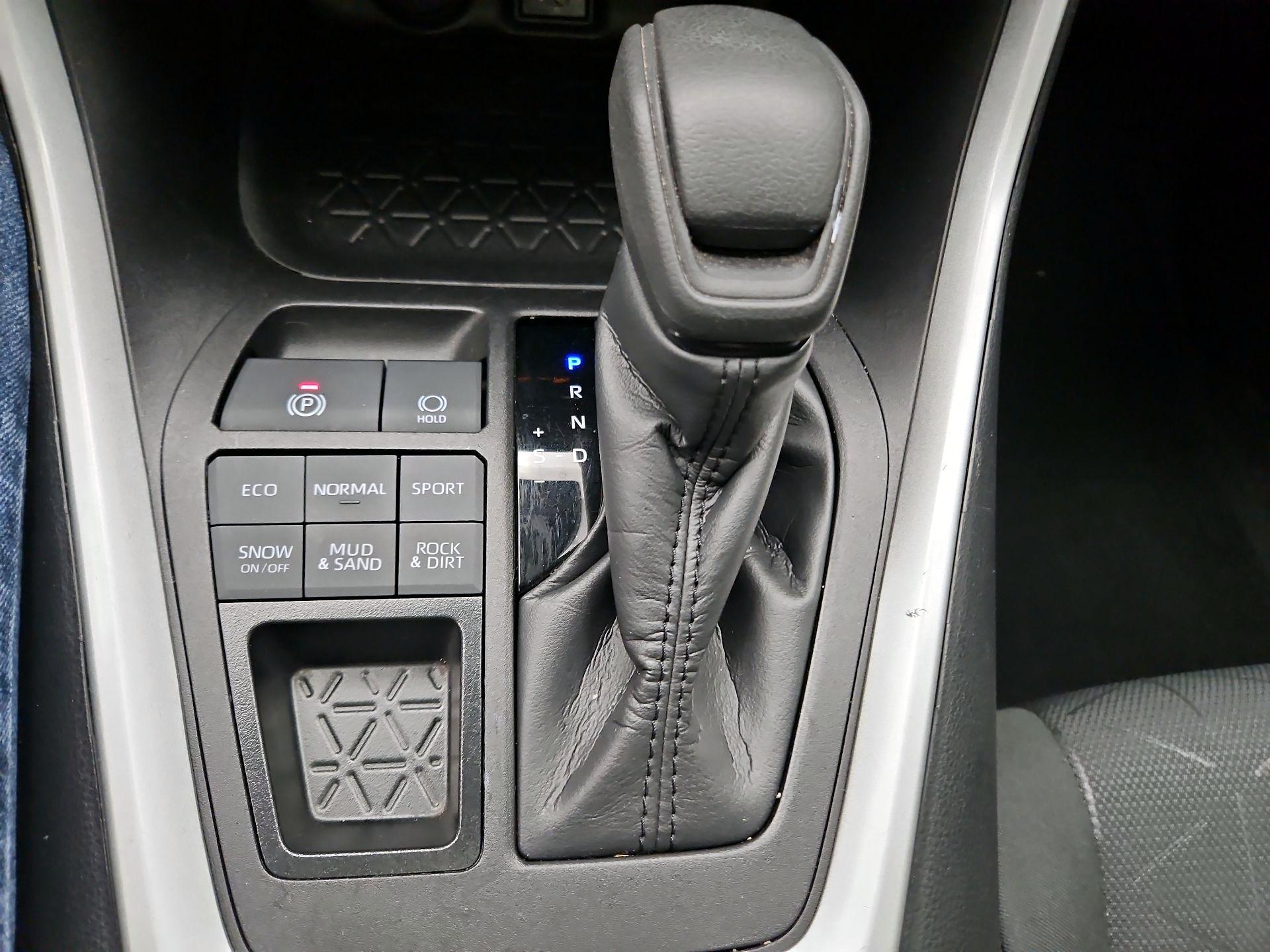 Thumbnail: 2024 Toyota RAV4 - 17
