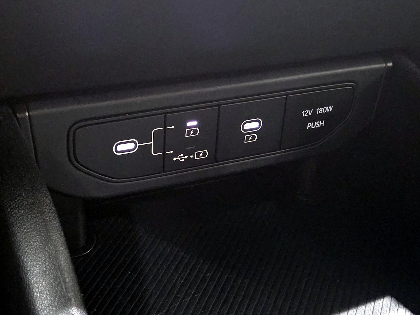 2025 Kia K4 LXS - Photo 19