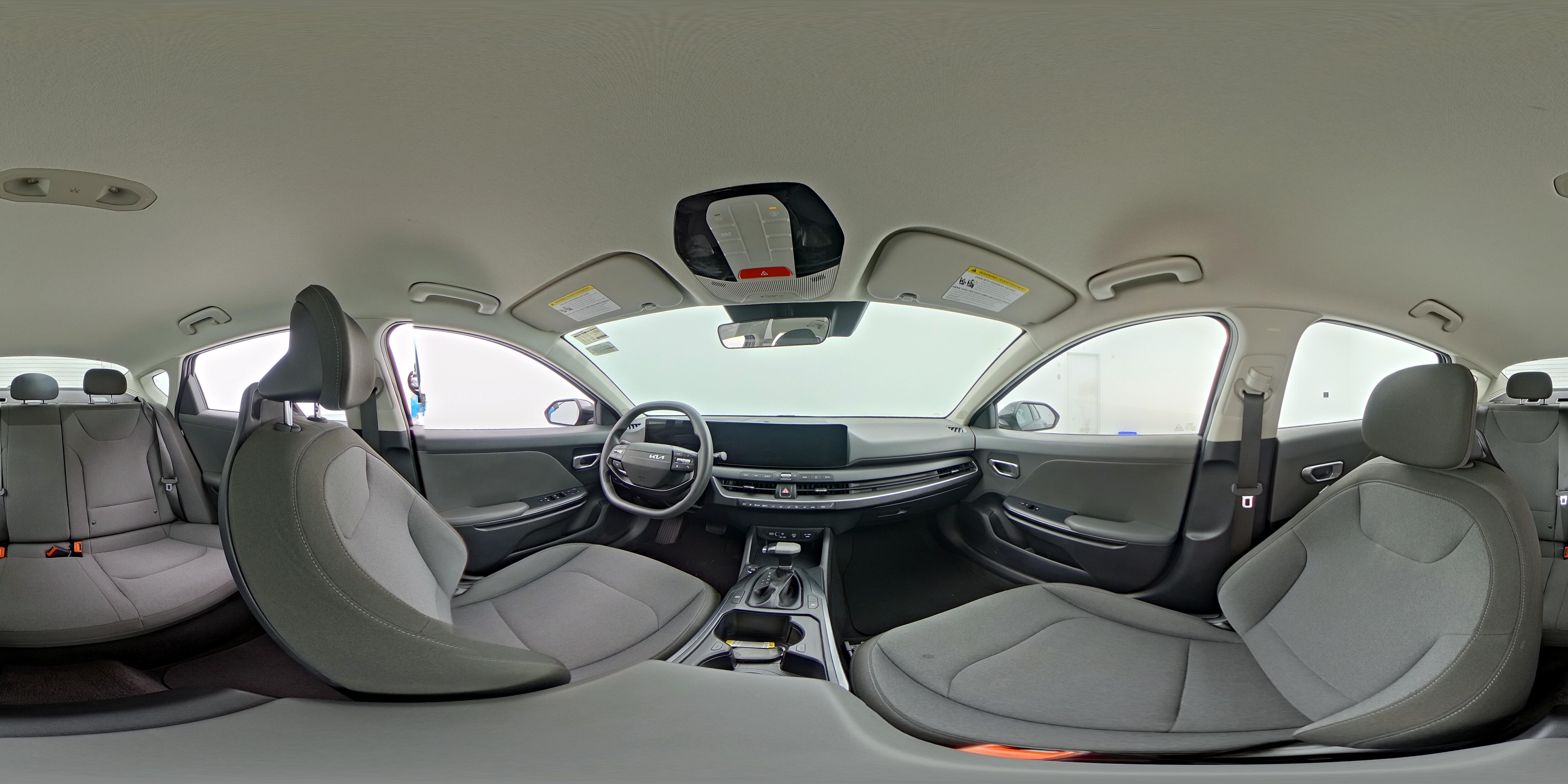 2025 Kia K4 LXS - Photo 24