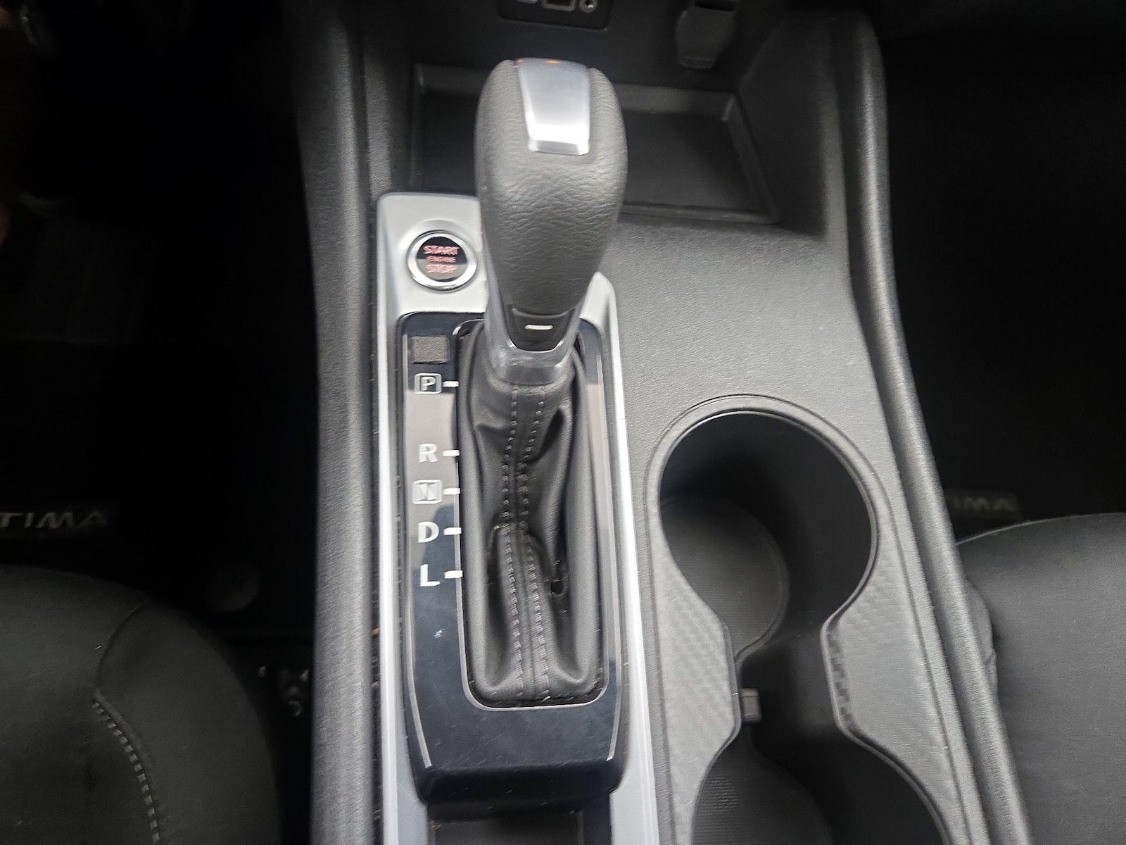 2025 Nissan Altima SV - Photo 18