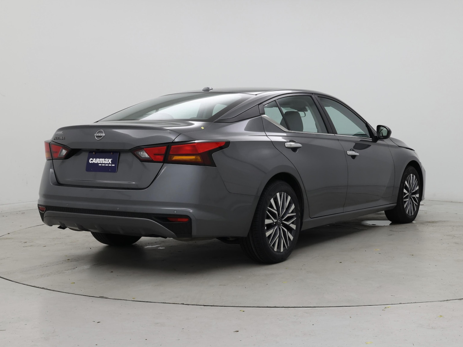 2025 Nissan Altima SV - Photo 9
