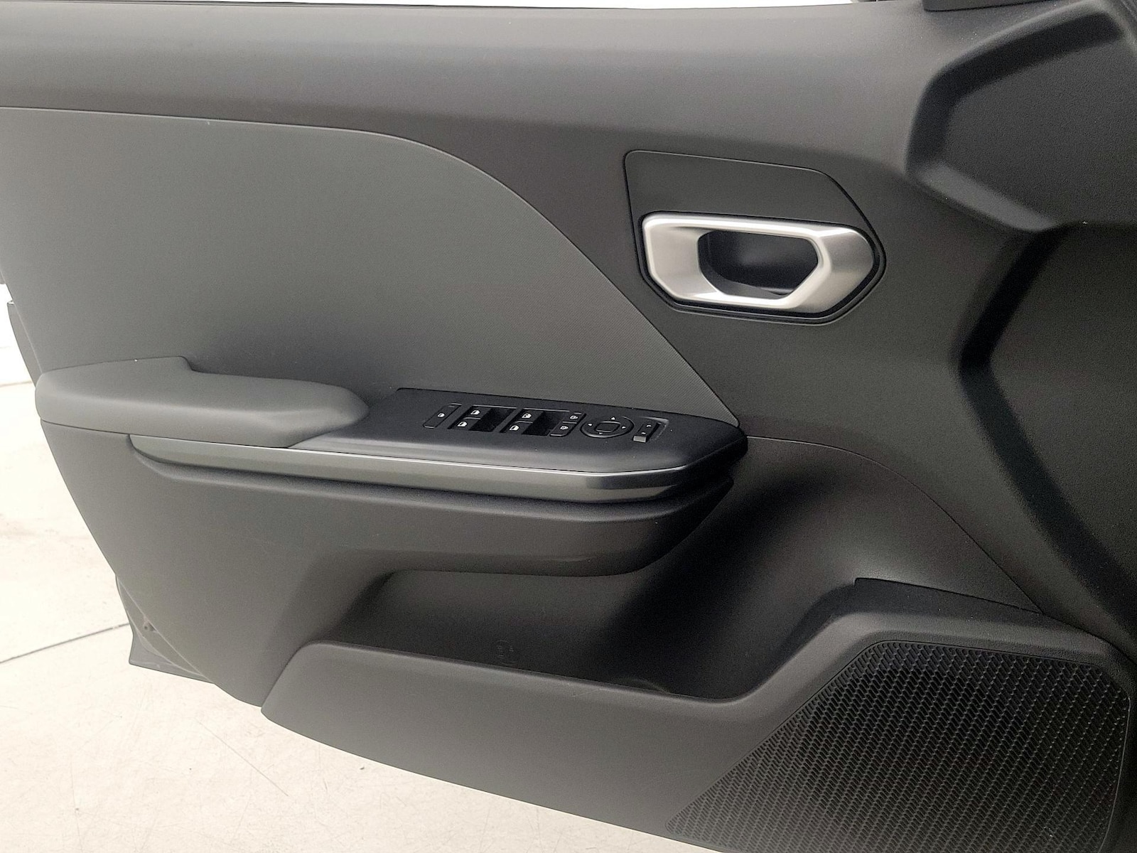 2025 Kia K4 LXS - Photo 13