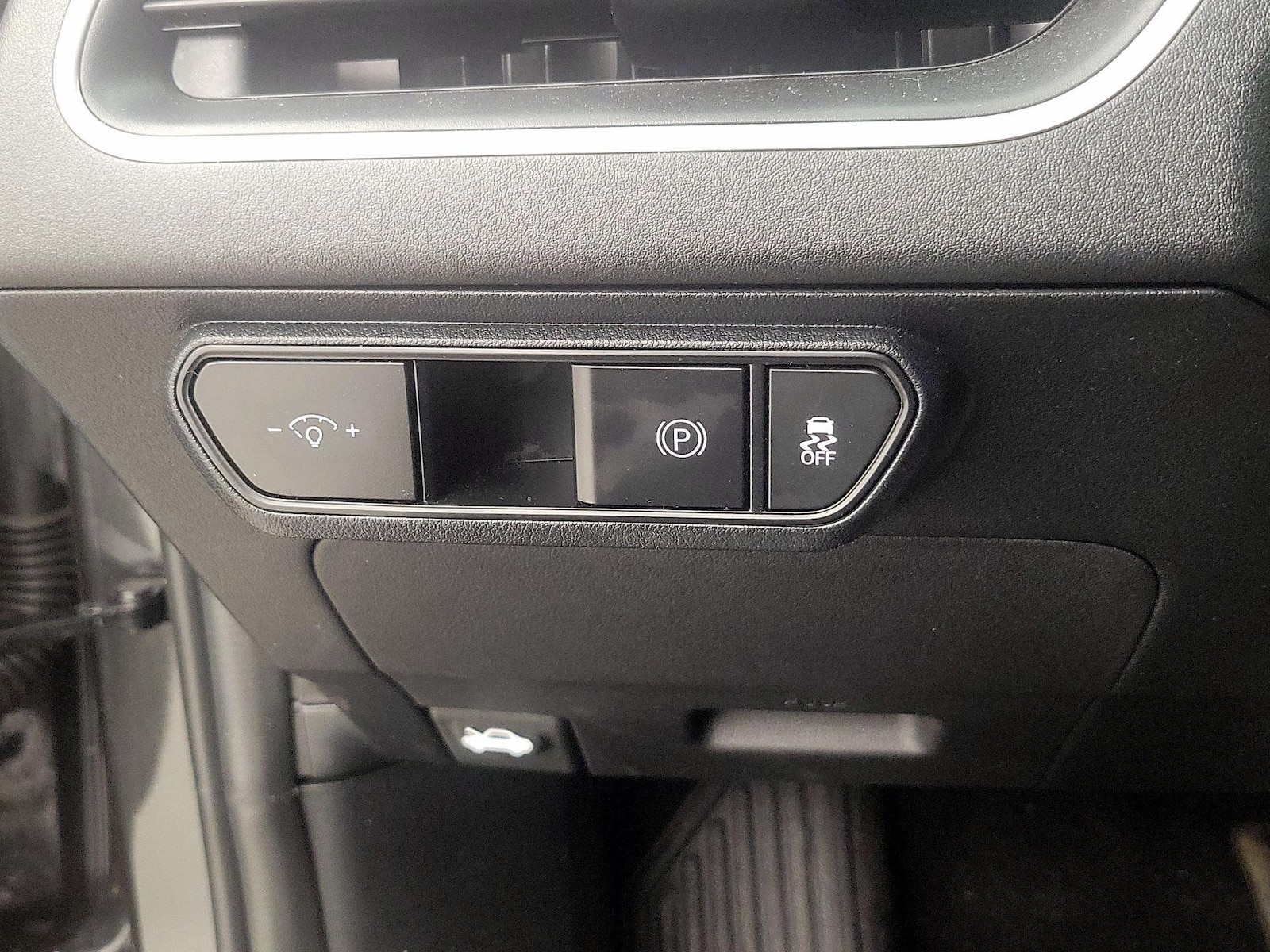 2025 Kia K4 LXS - Photo 14