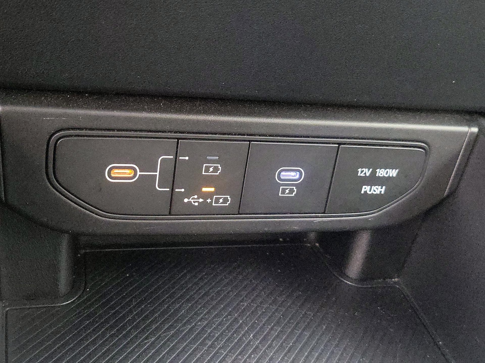 2025 Kia K4 LXS - Photo 19