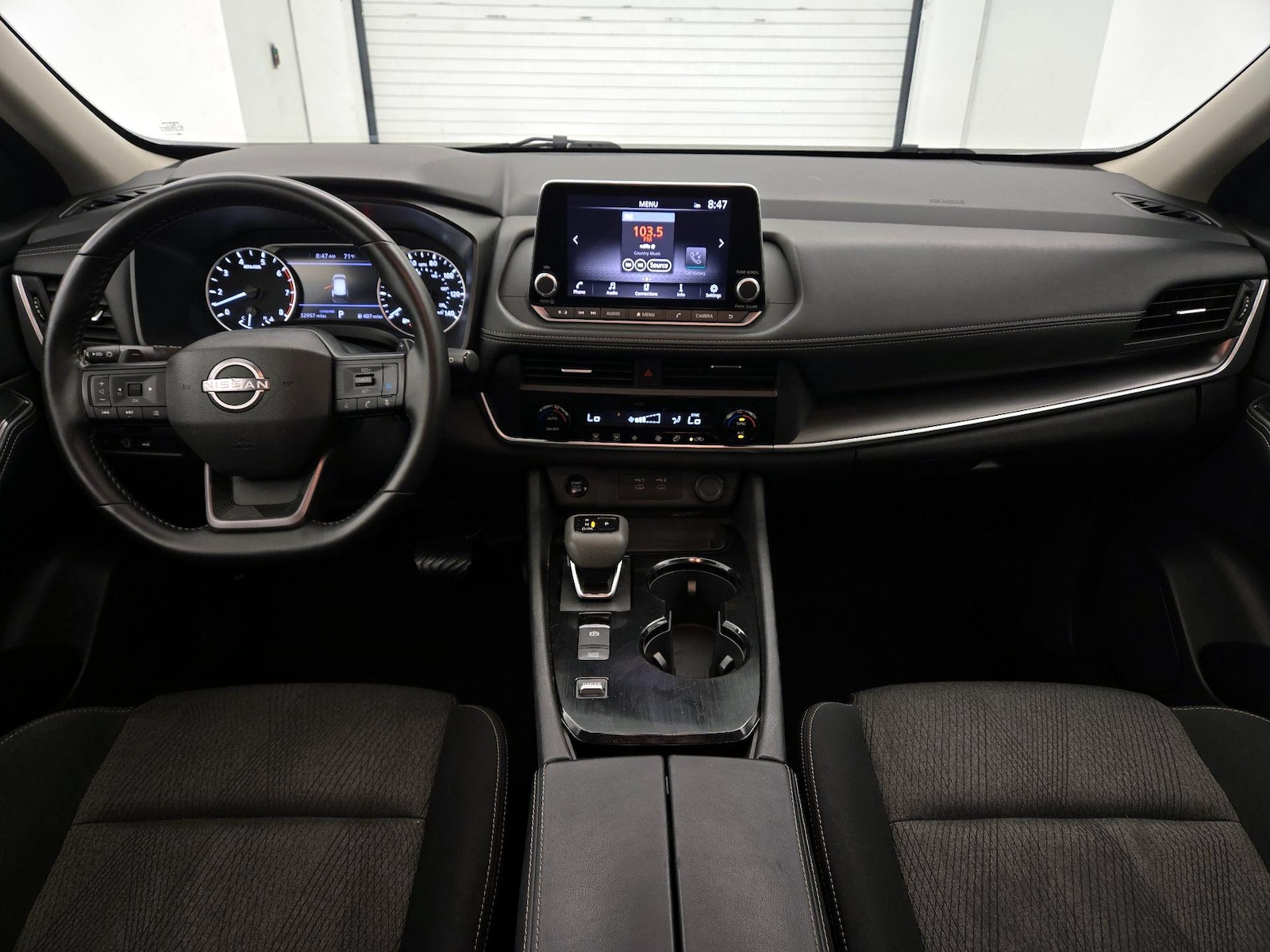 2025 Nissan Rogue SV - Photo 10