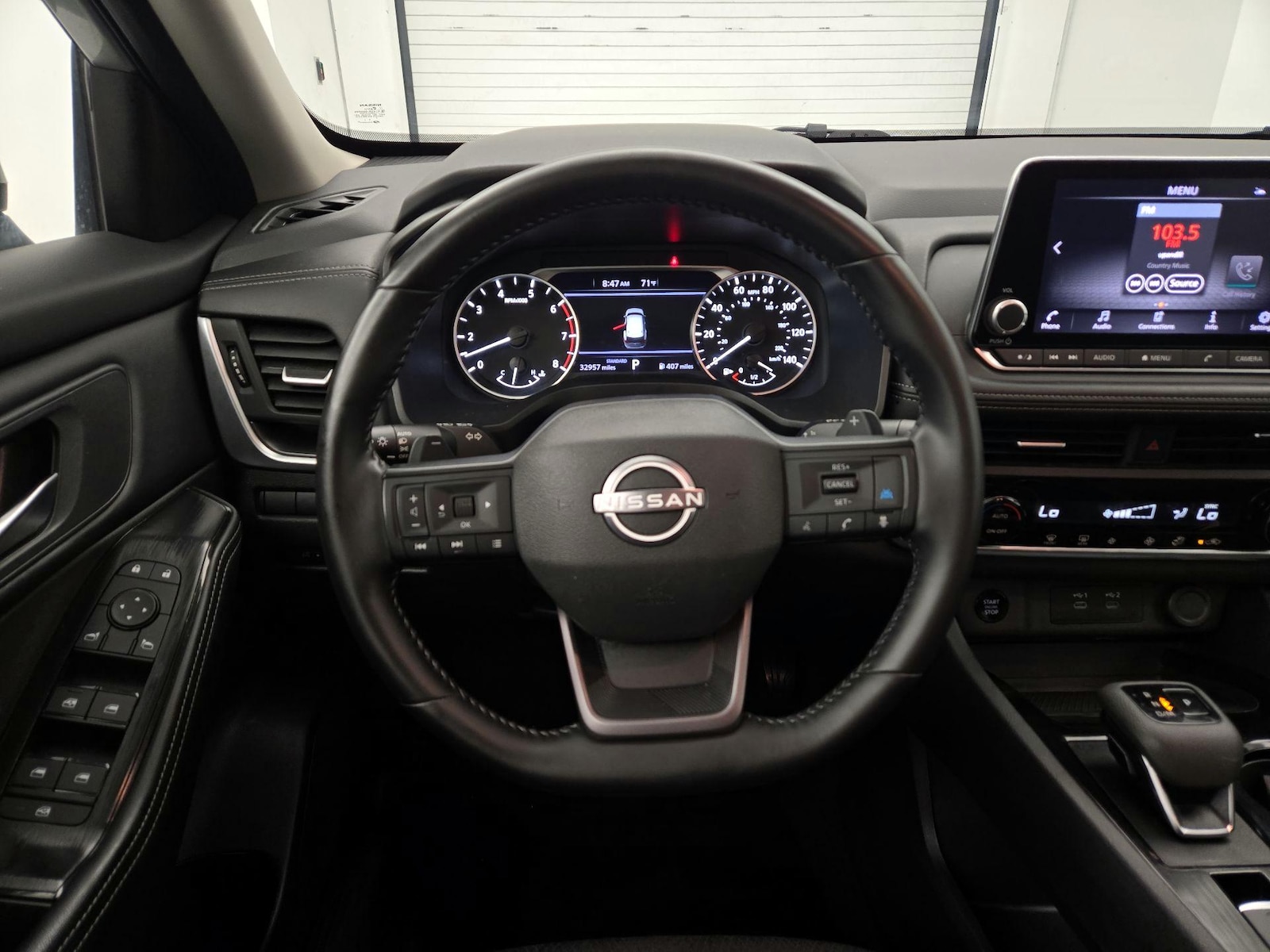 2025 Nissan Rogue SV - Photo 11
