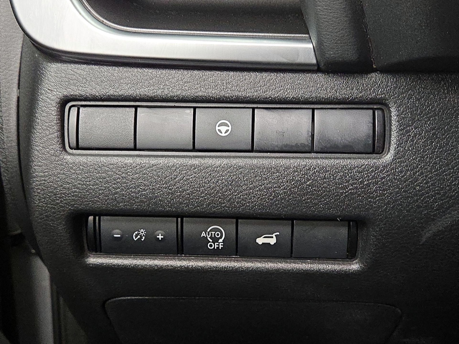 2025 Nissan Rogue SV - Photo 14