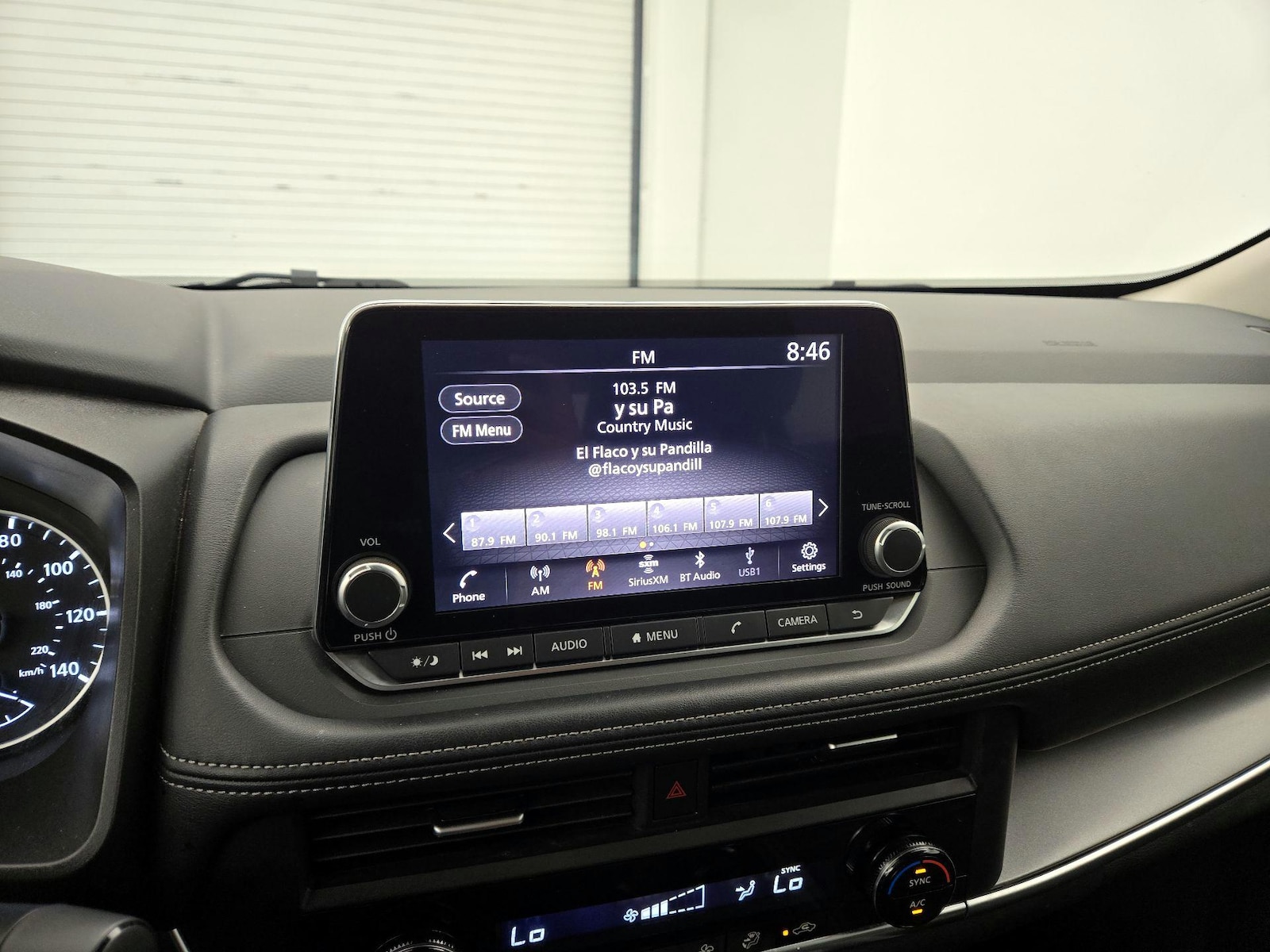 2025 Nissan Rogue SV - Photo 16