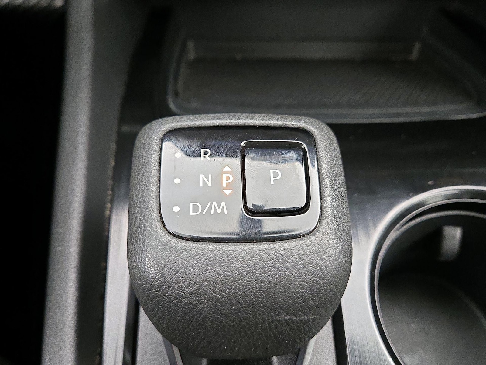 2025 Nissan Rogue SV - Photo 18