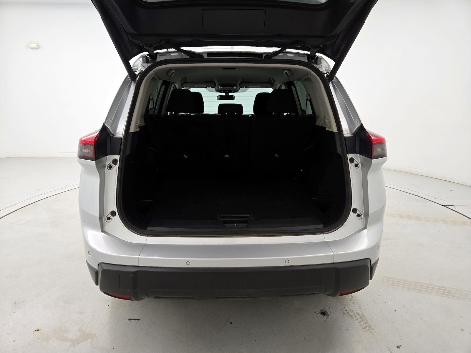2025 Nissan Rogue SV - Photo 21