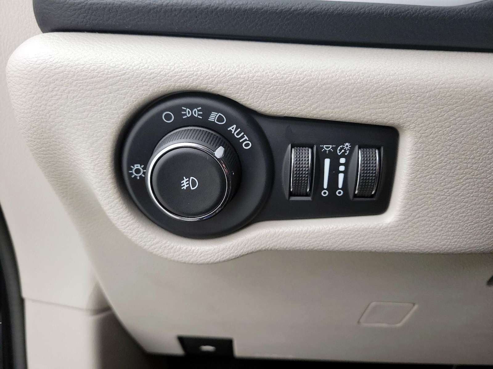 2024 Chrysler Pacifica Touring L - Photo 14