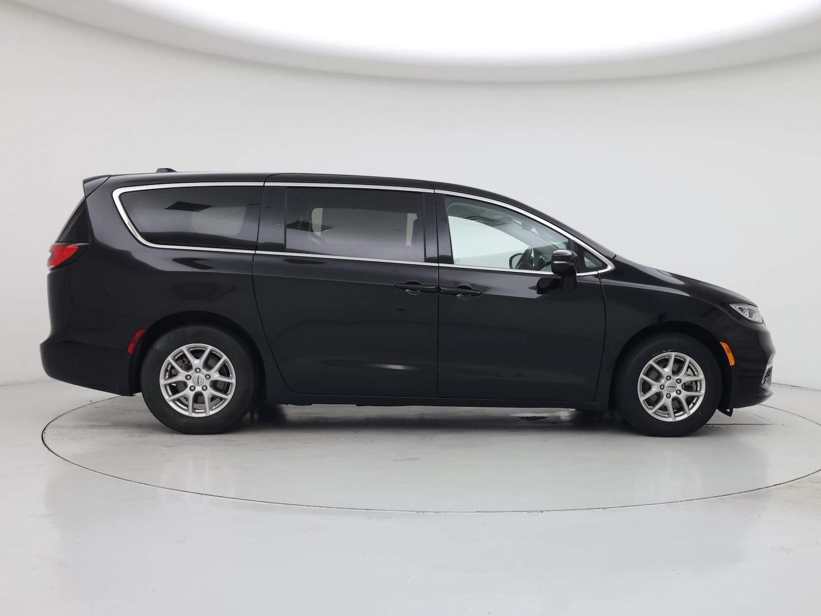 2024 Chrysler Pacifica Touring L - Photo 8