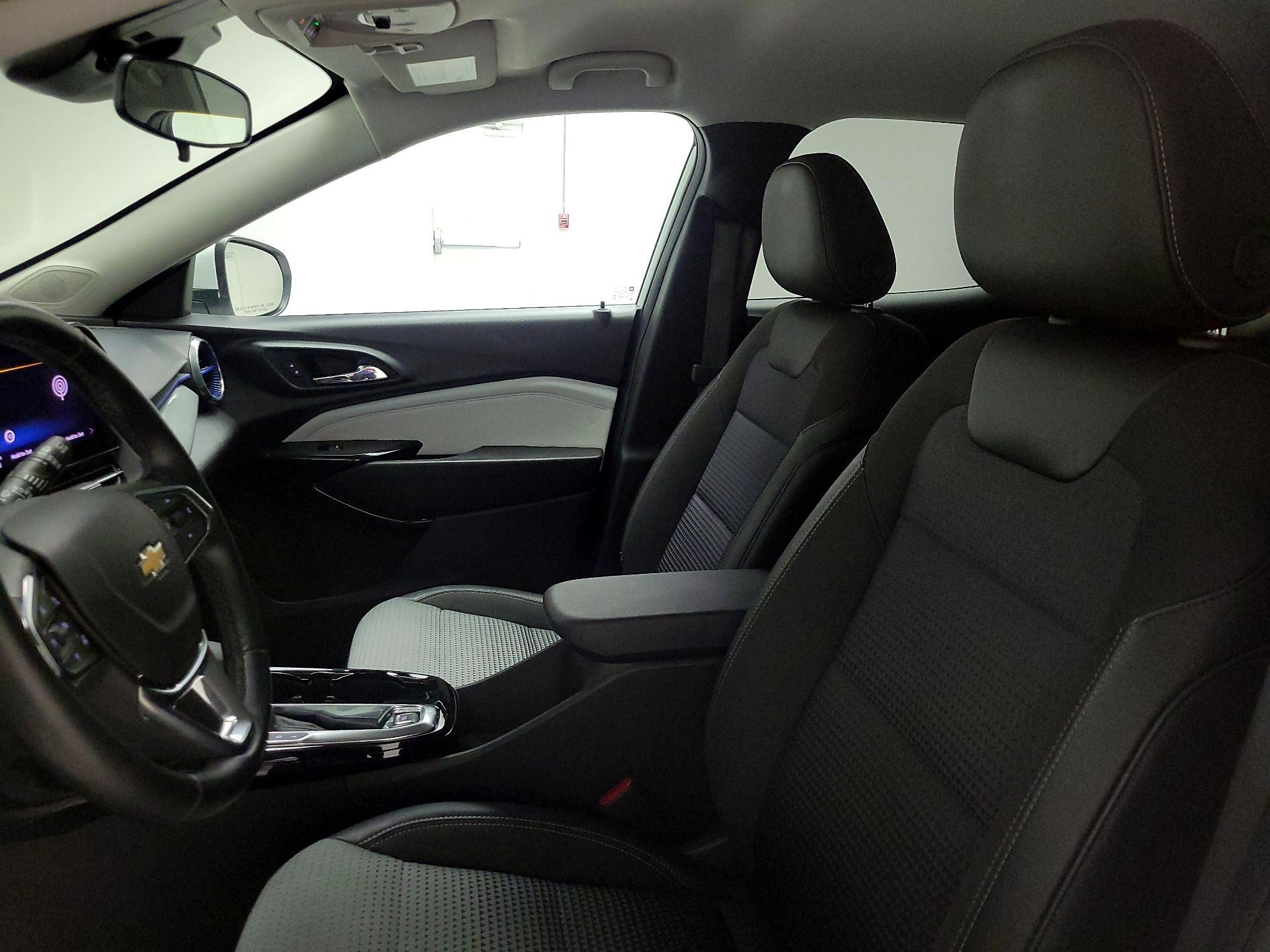 Thumbnail: 2025 Chevrolet Trax - 11