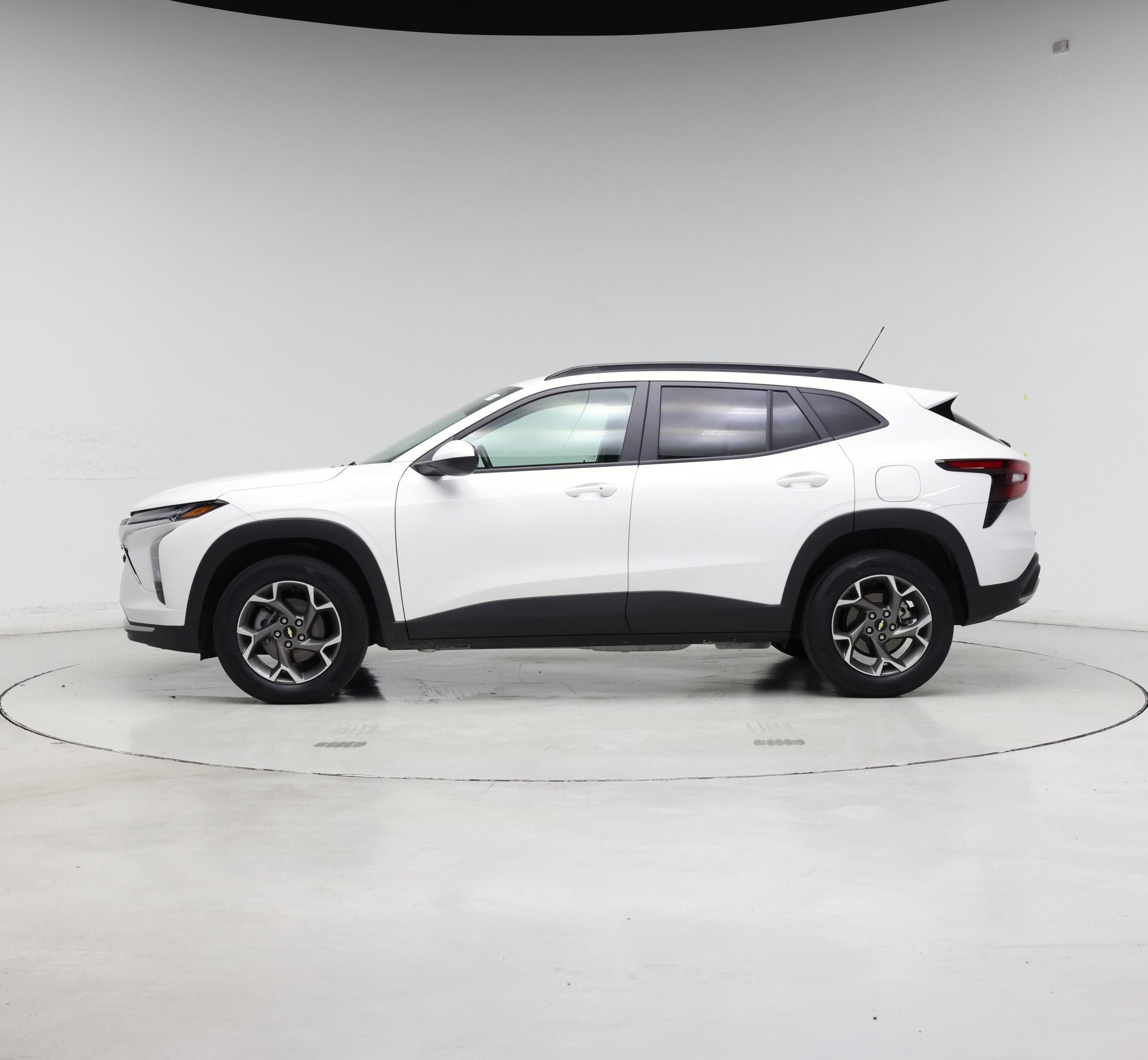 Thumbnail: 2025 Chevrolet Trax - 3