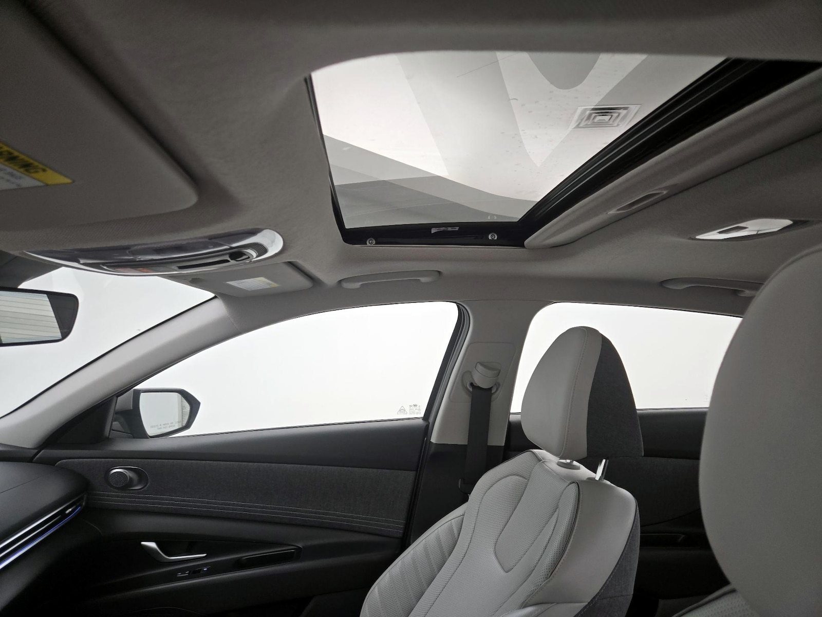 Sunroof(s) & Overhead Airbags